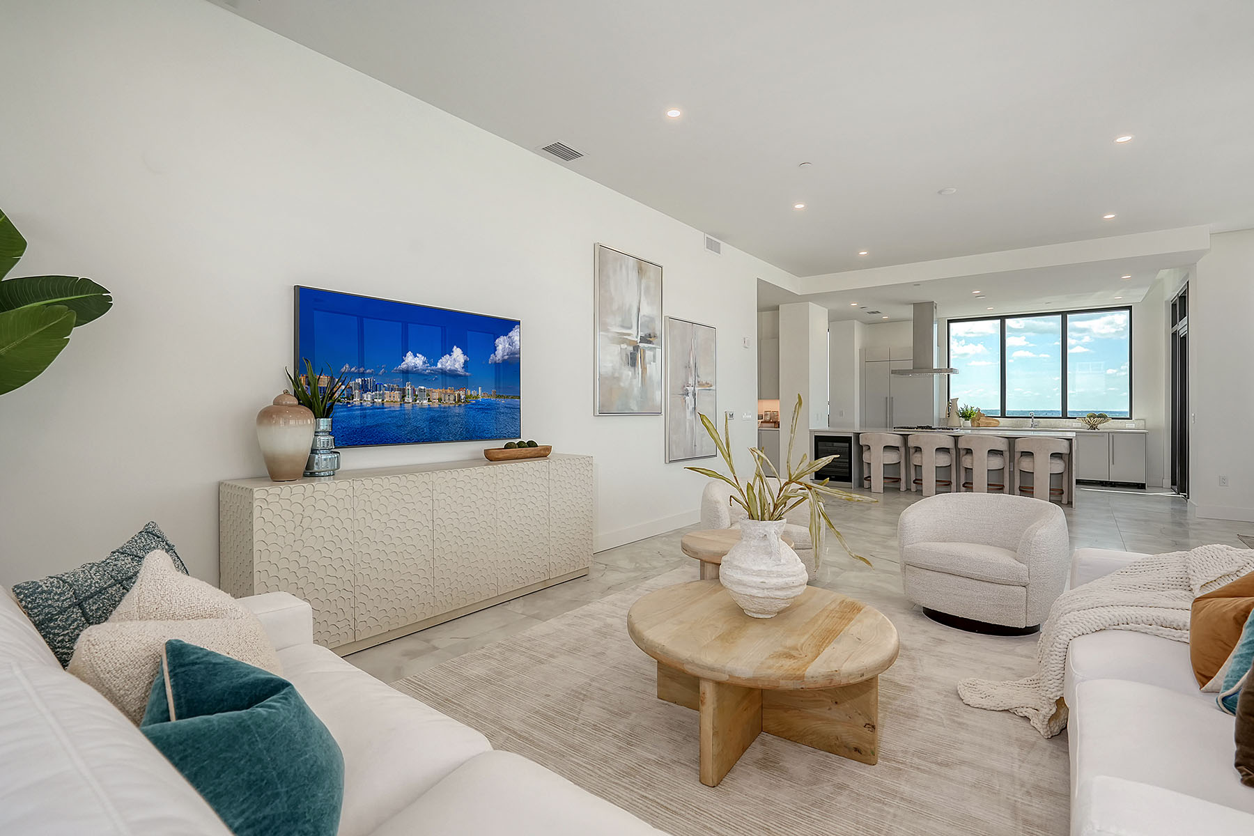 33 S Palm Avenue , 1501