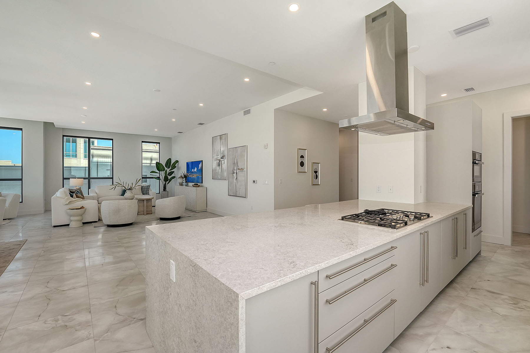 33 S Palm Avenue , 1501