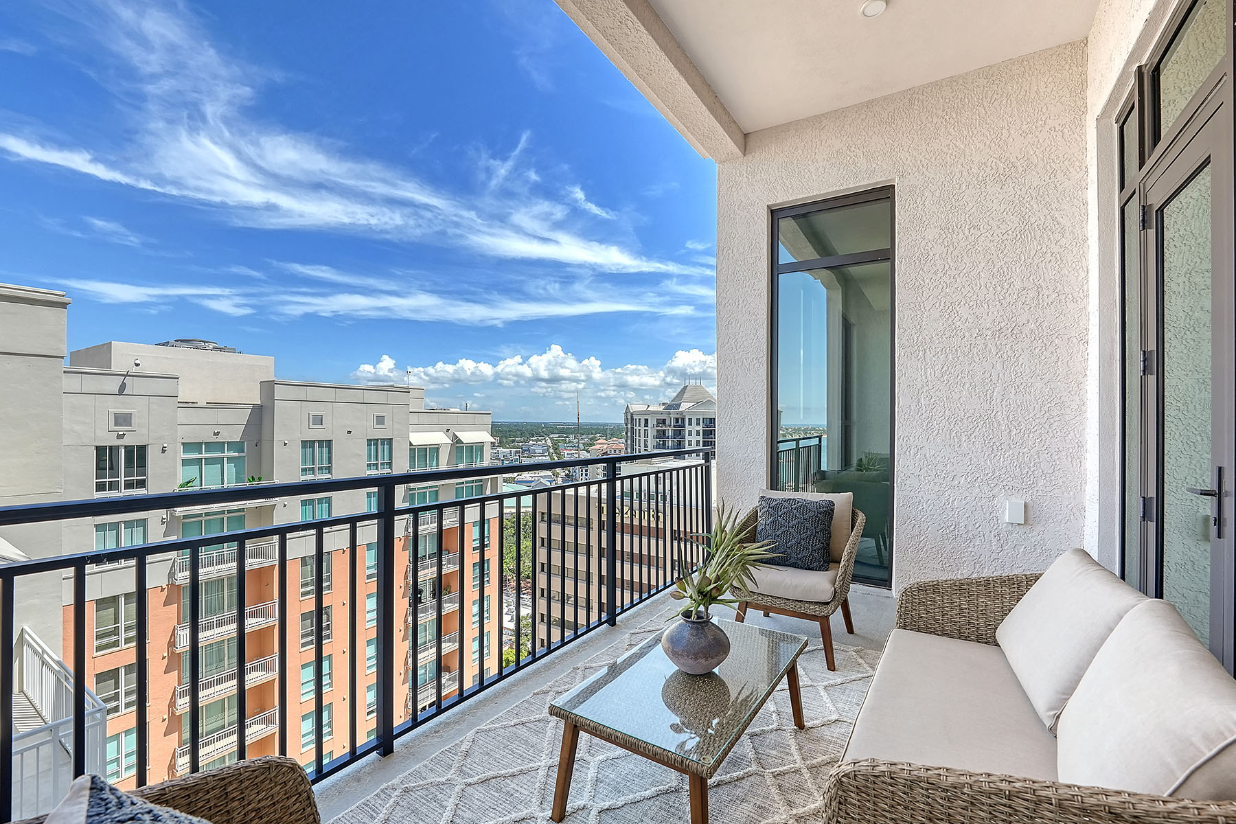 33 S Palm Avenue , 1501