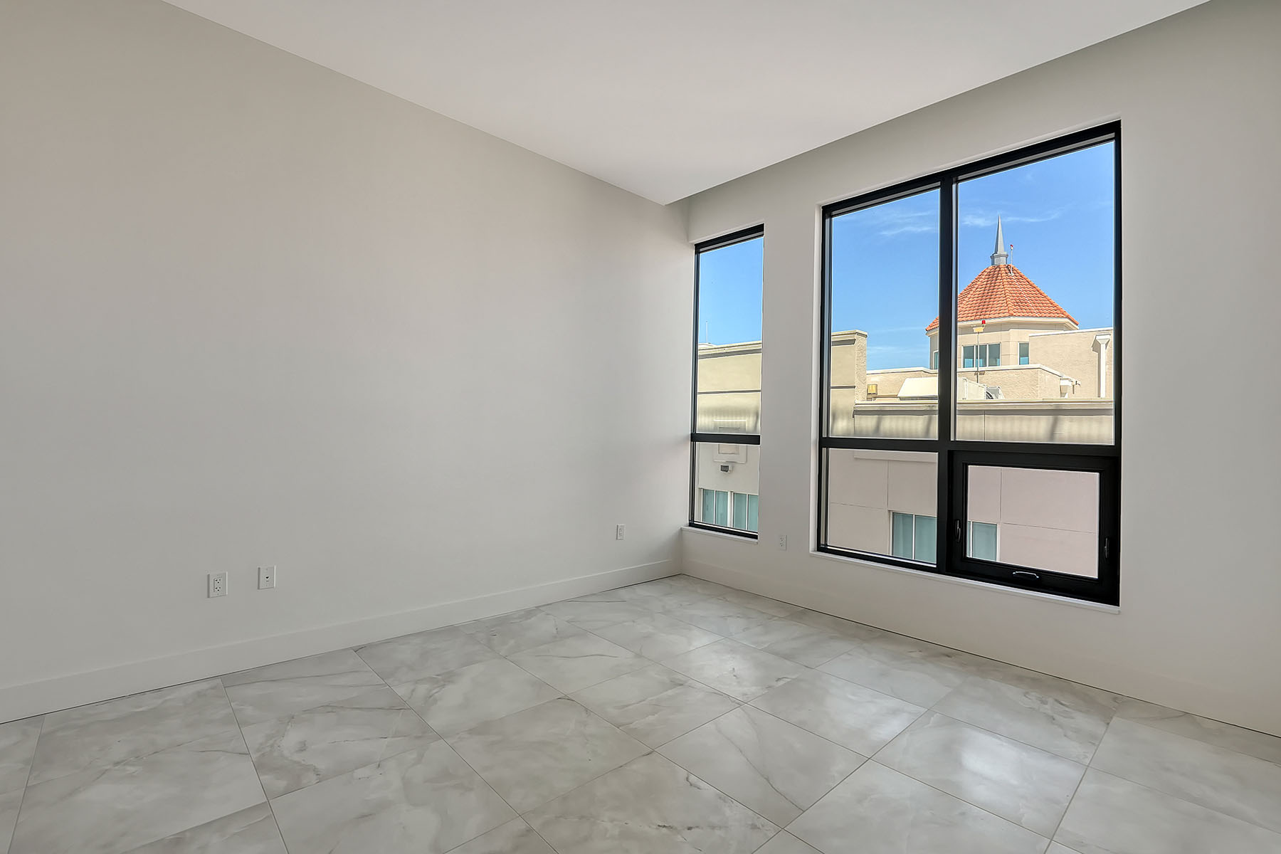 33 S Palm Avenue , 1501