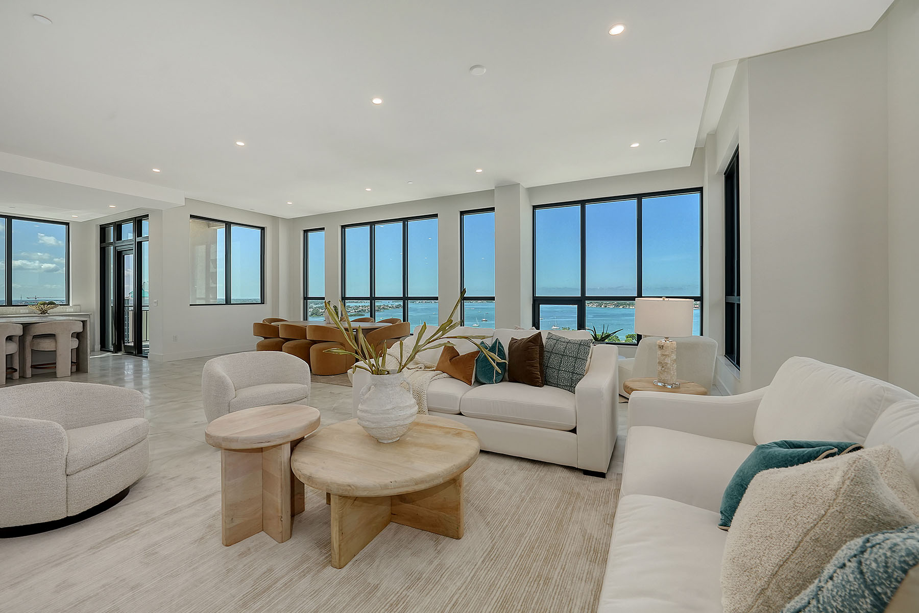 33 S Palm Avenue , 1501