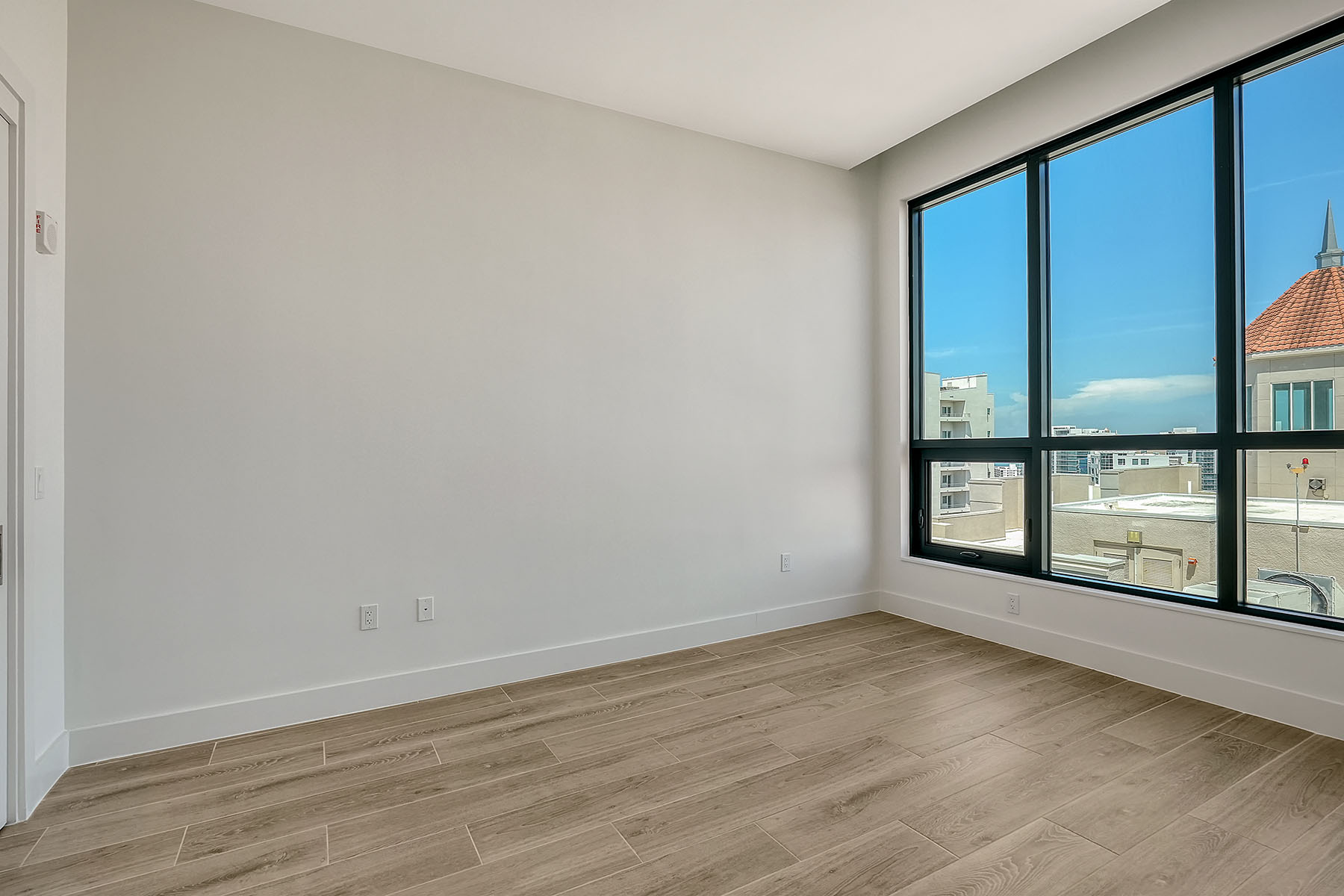 33 S Palm Avenue , 1601