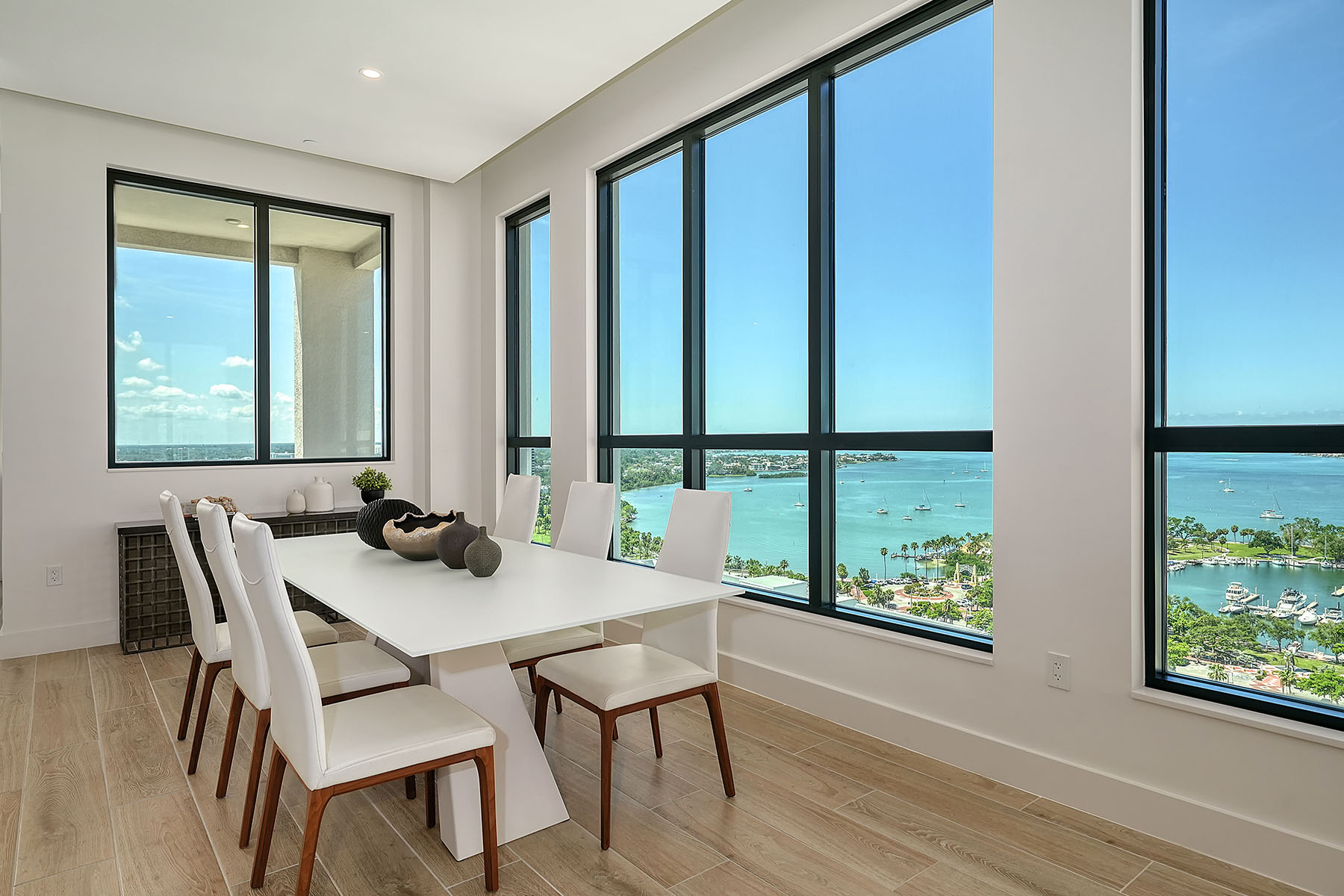 33 S Palm Avenue , 1601