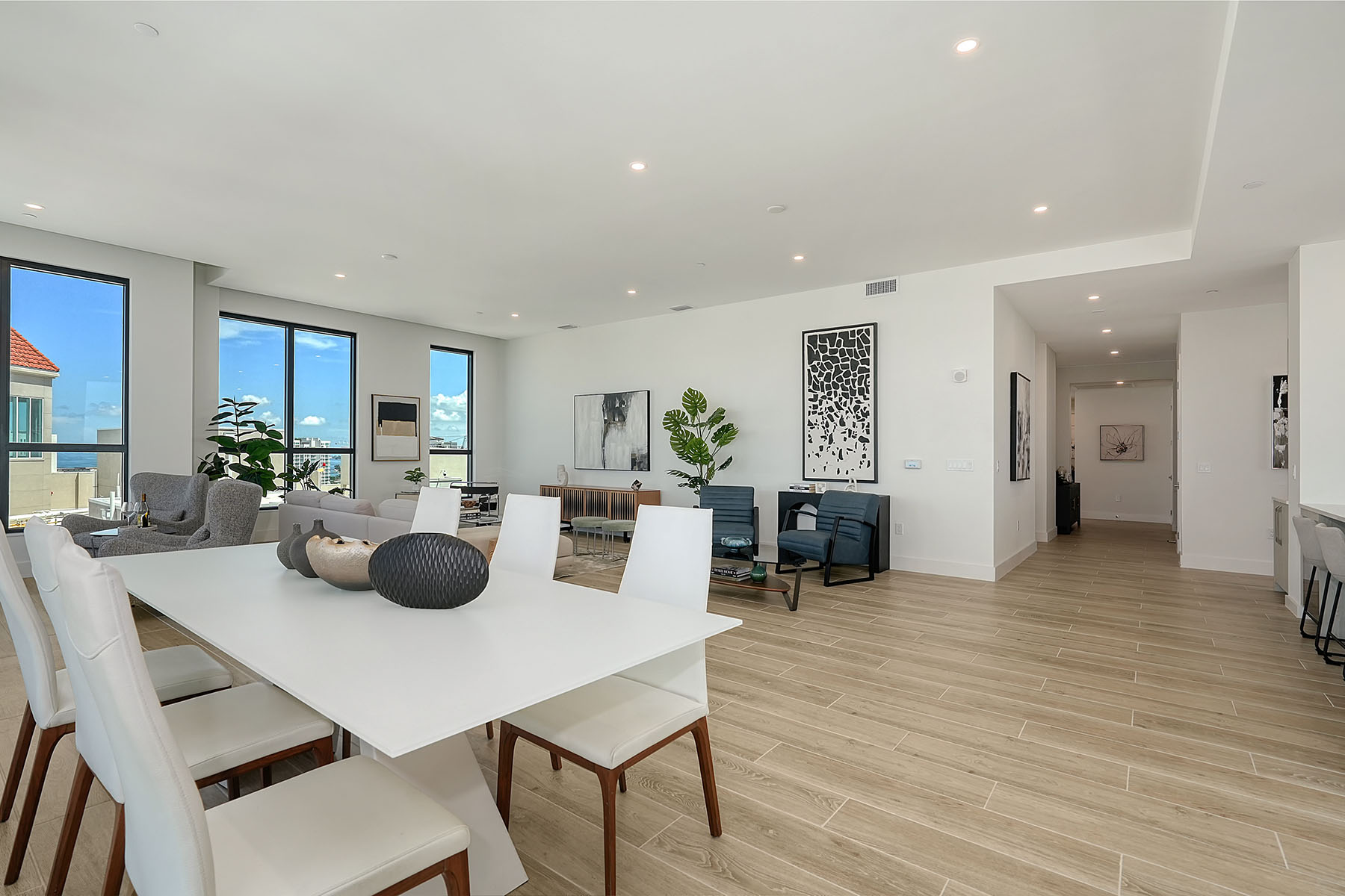 33 S Palm Avenue , 1601