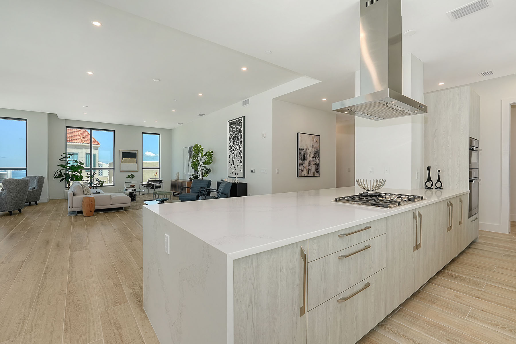 33 S Palm Avenue , 1601