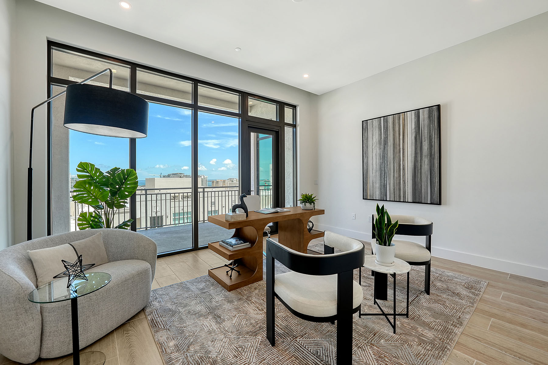 33 S Palm Avenue , 1601
