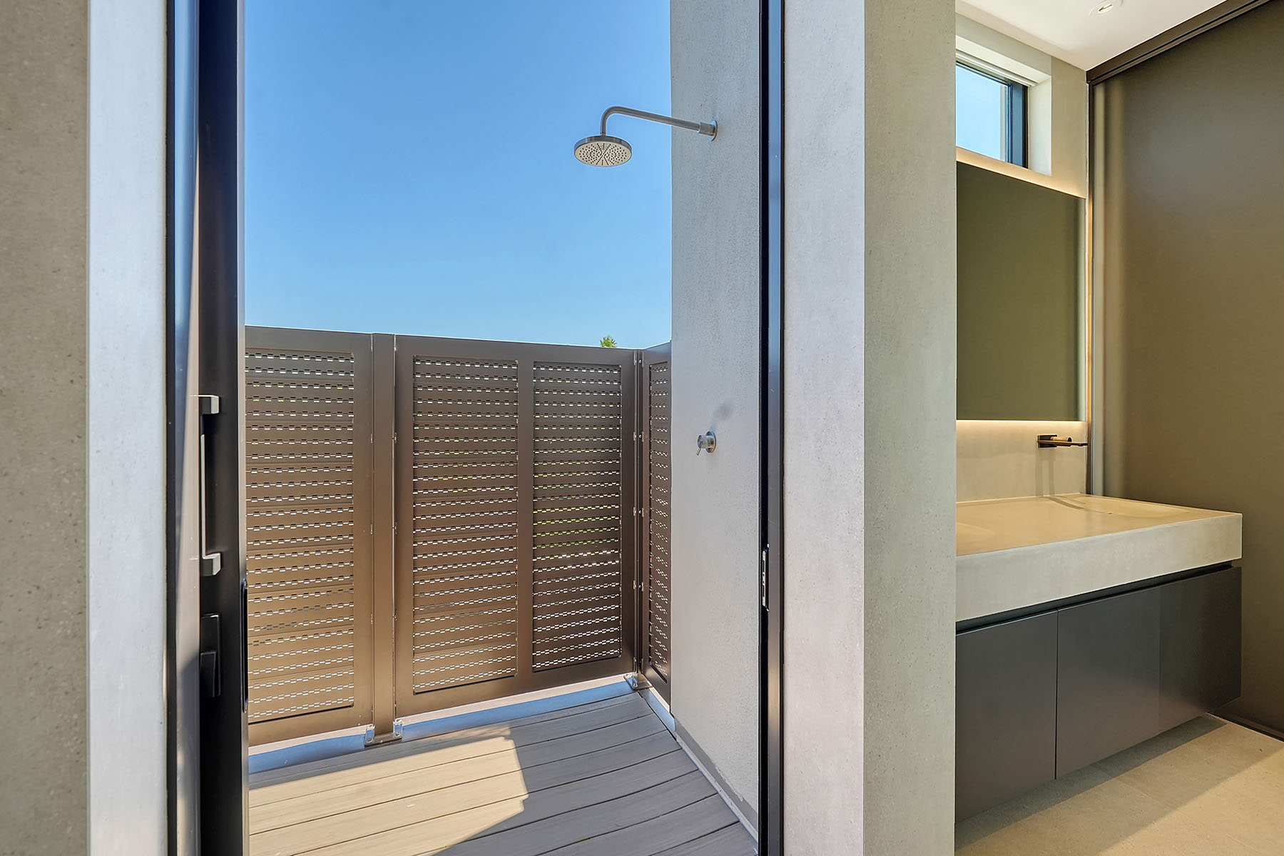 388 S Shore Drive, Sarasota, FL