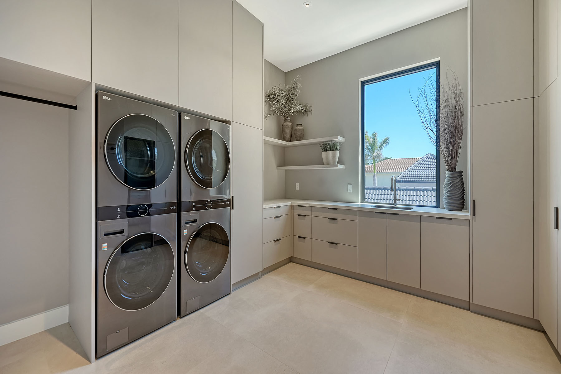 388 S Shore Drive, Sarasota, FL