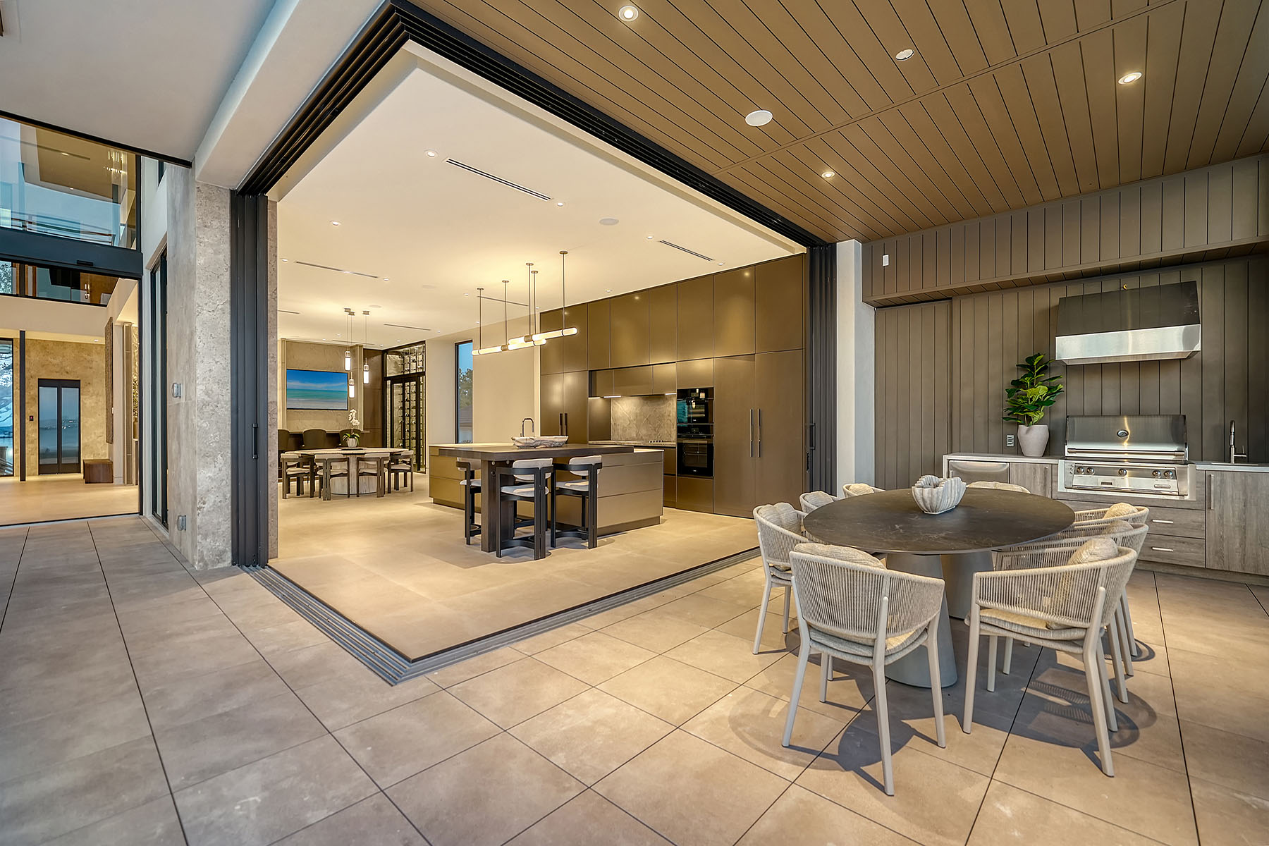 388 S Shore Drive, Sarasota, FL