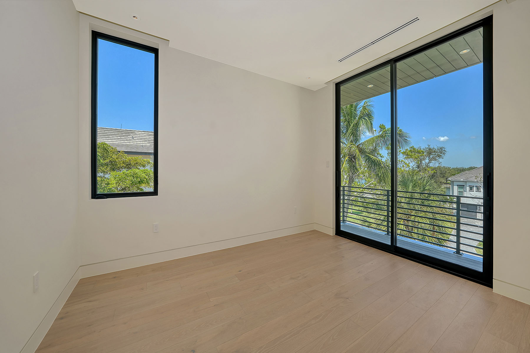 388 S Shore Drive, Sarasota, FL
