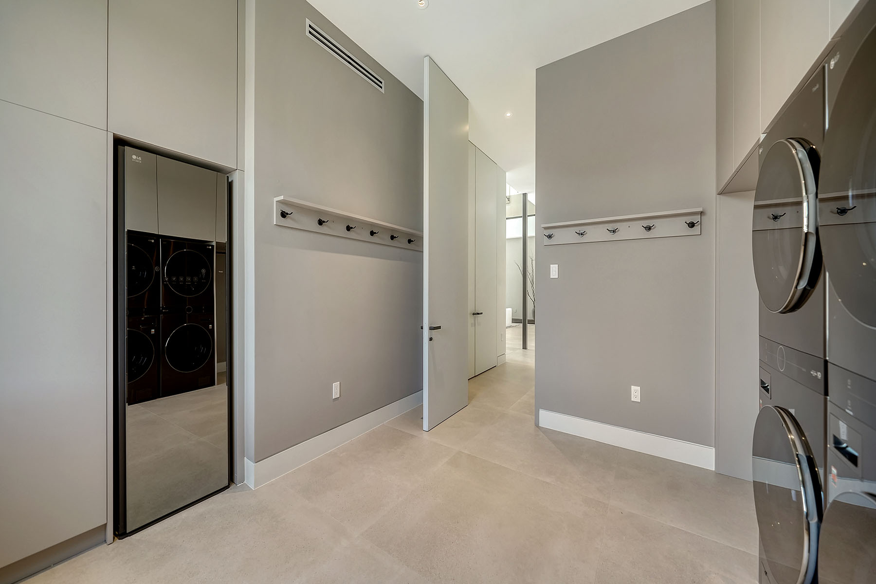388 S Shore Drive, Sarasota, FL