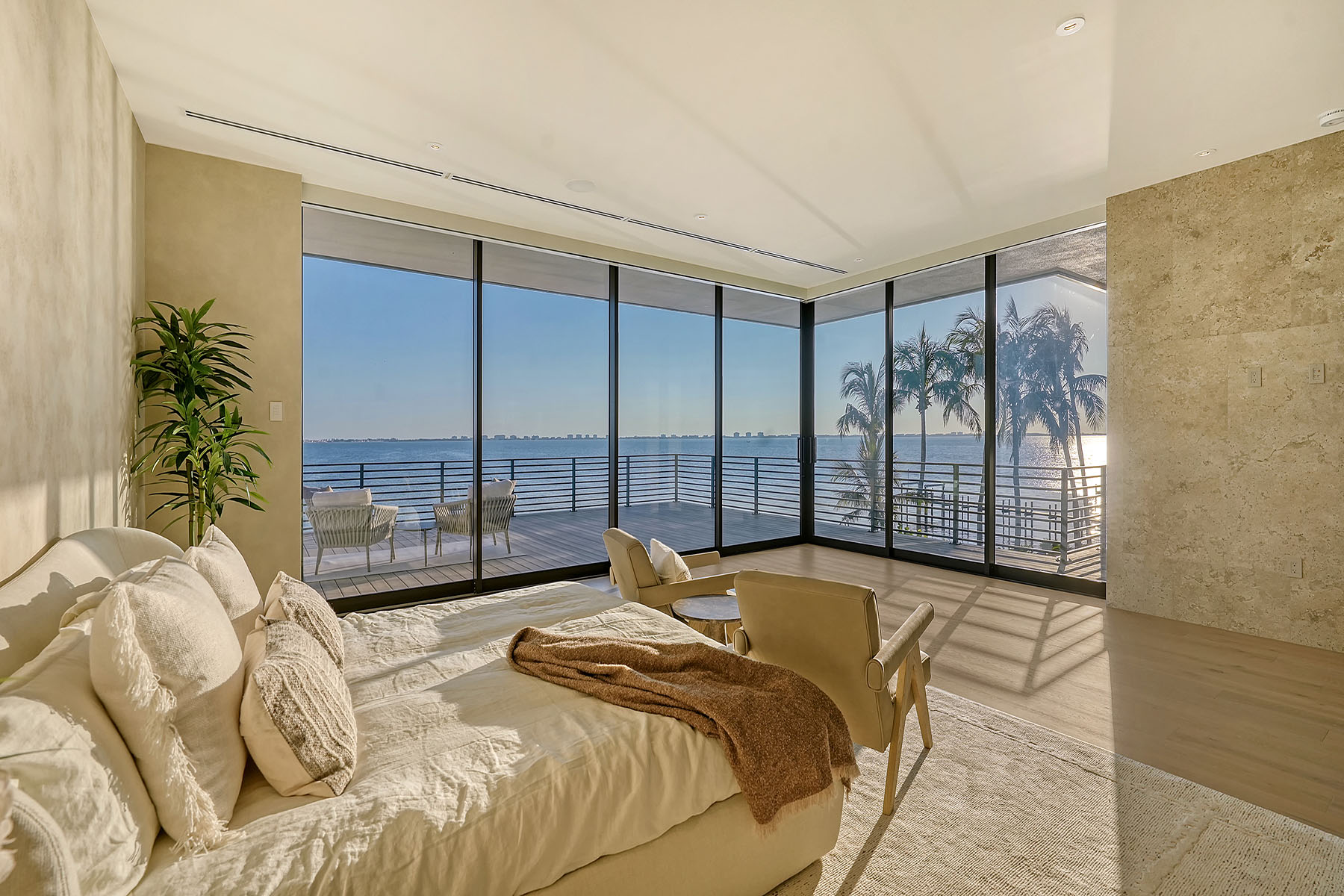 388 S Shore Drive, Sarasota, FL