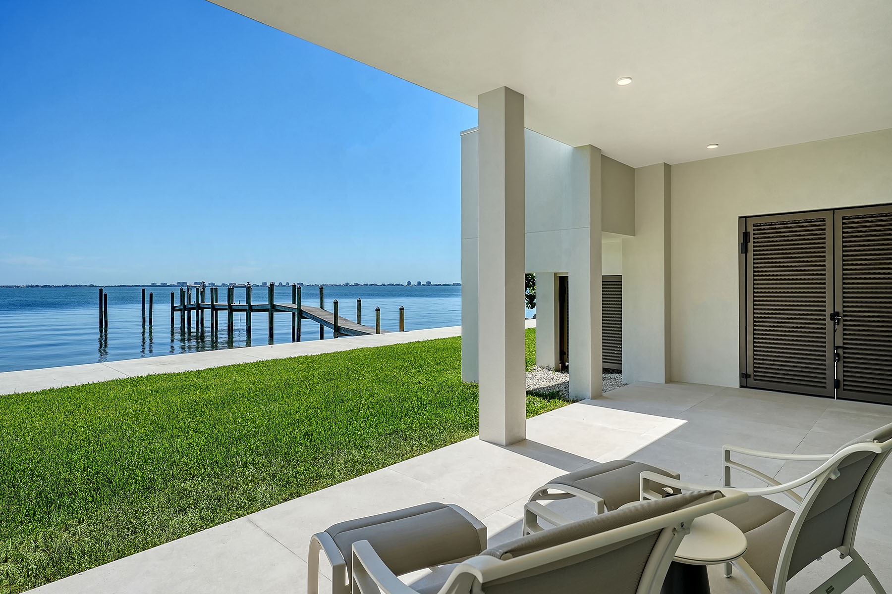 388 S Shore Drive, Sarasota, FL