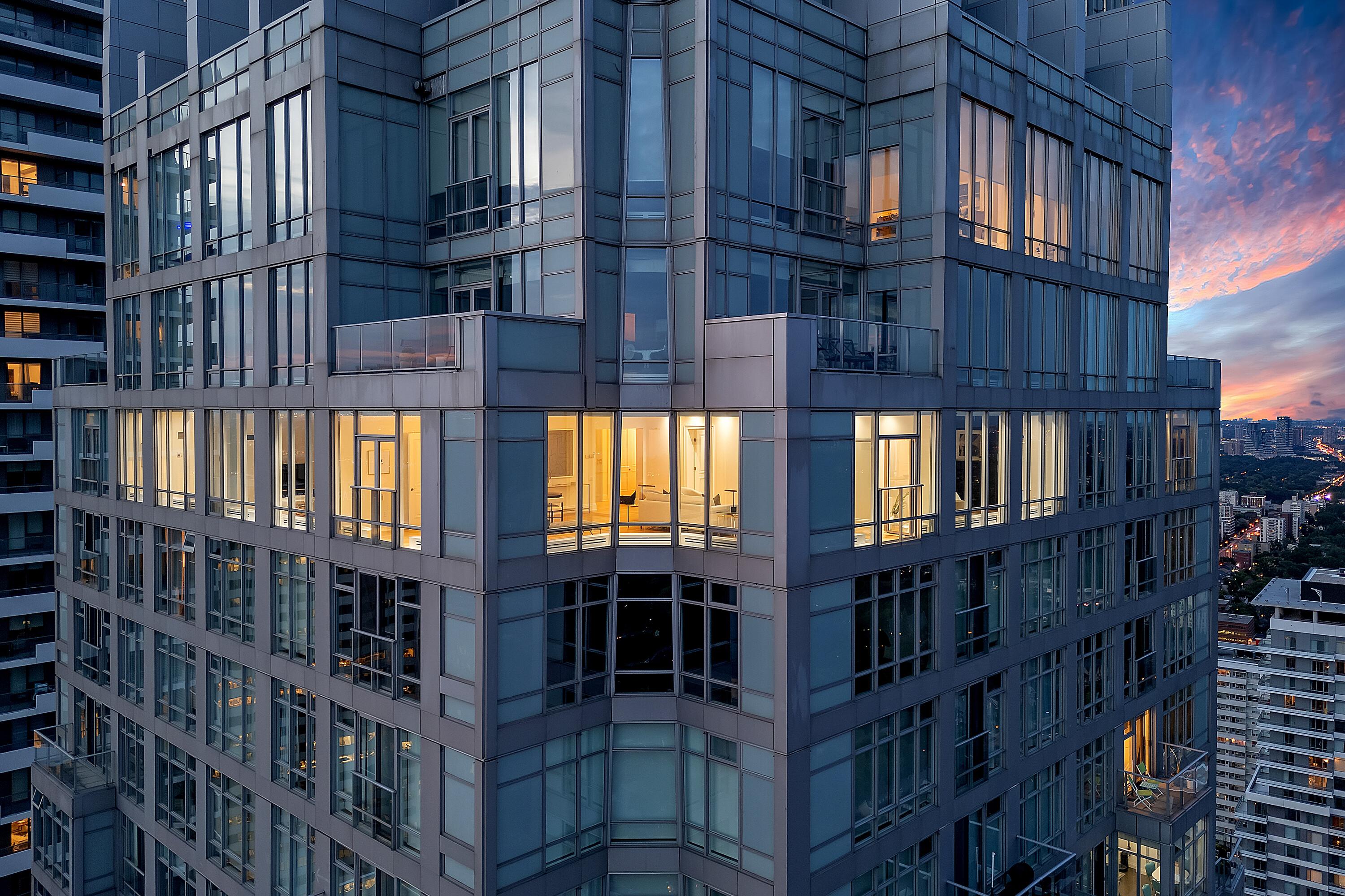 2191 Yonge St #5202
