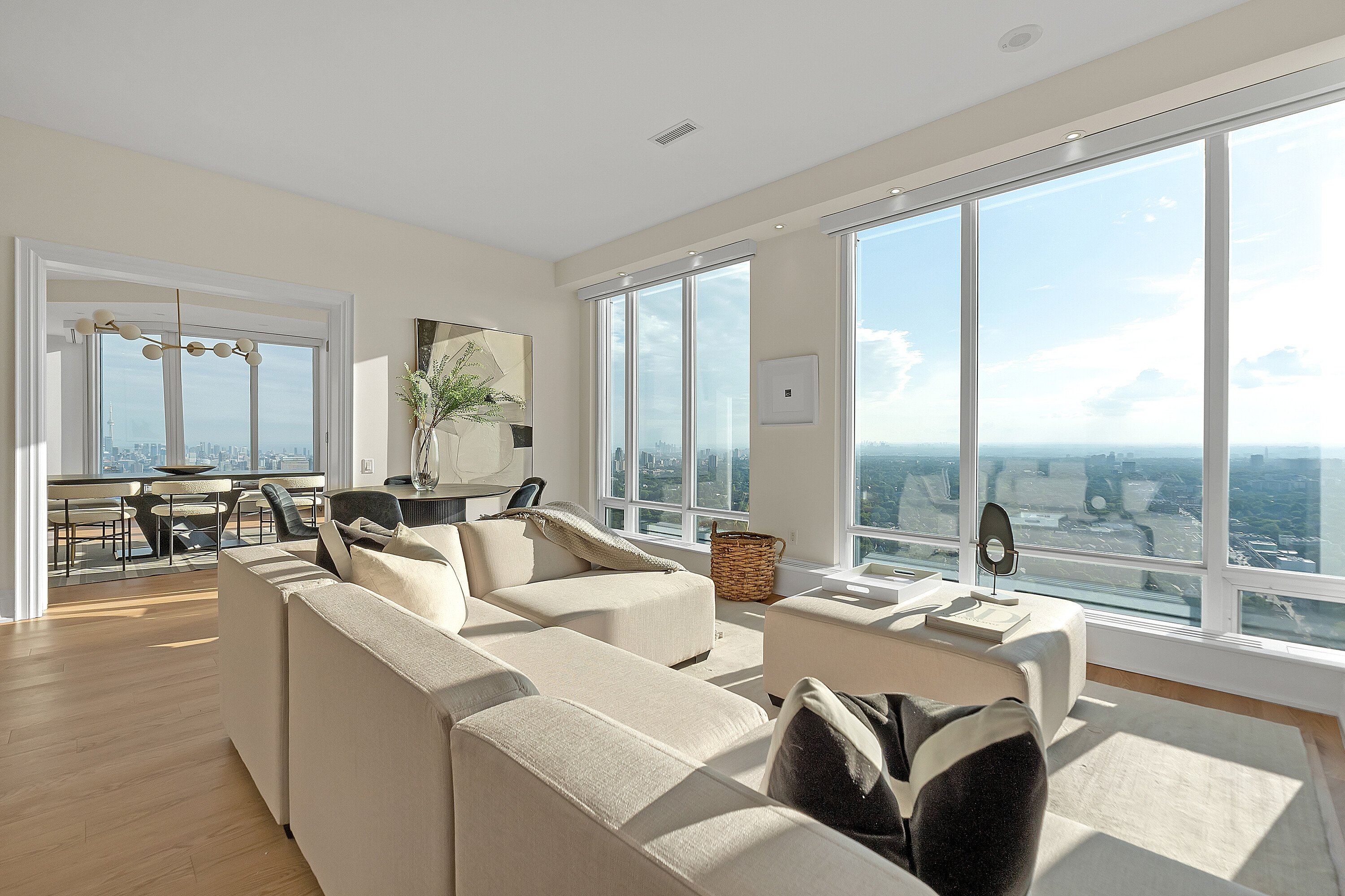 2191 Yonge St #5202