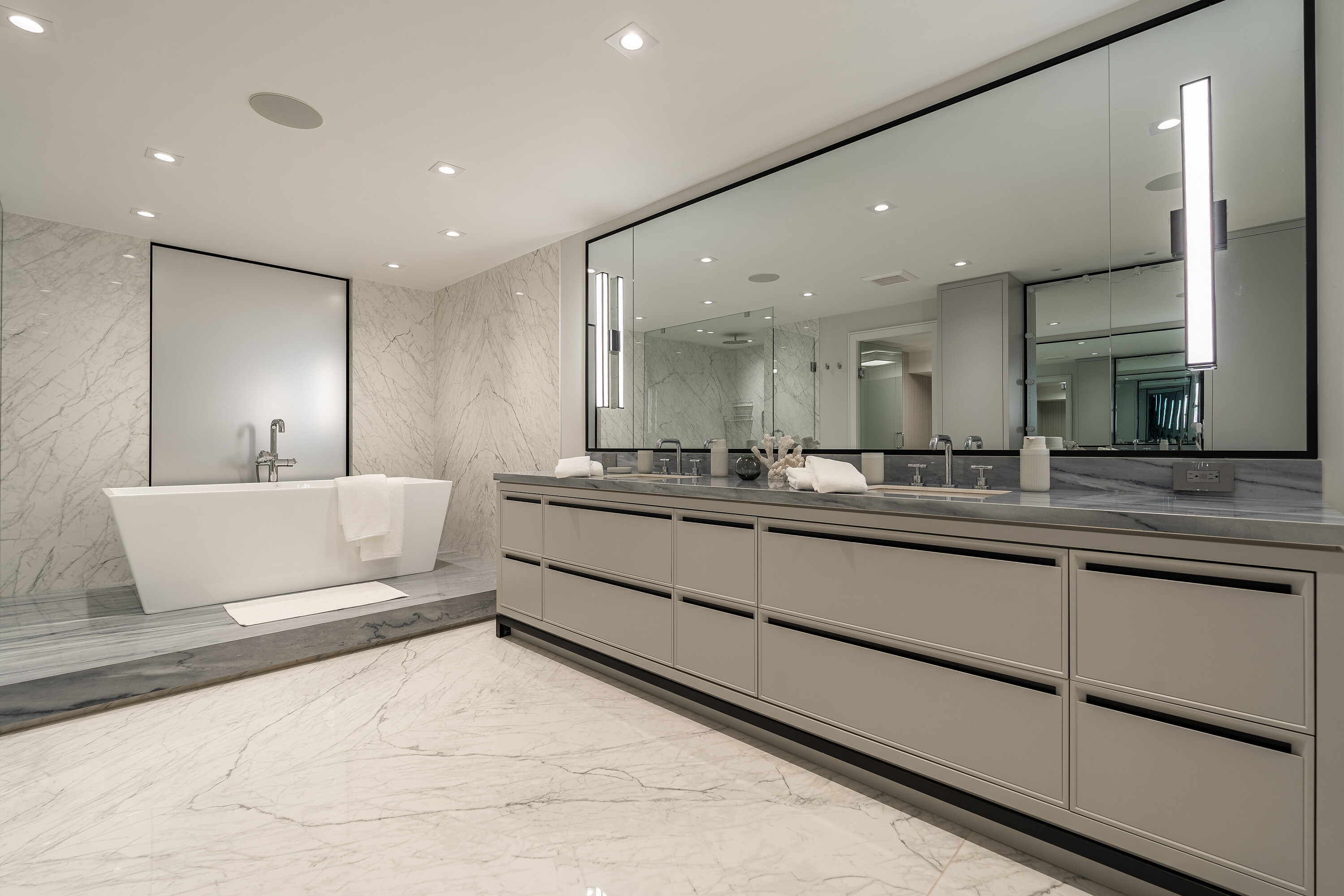 55 Prince Arthur Ave #57