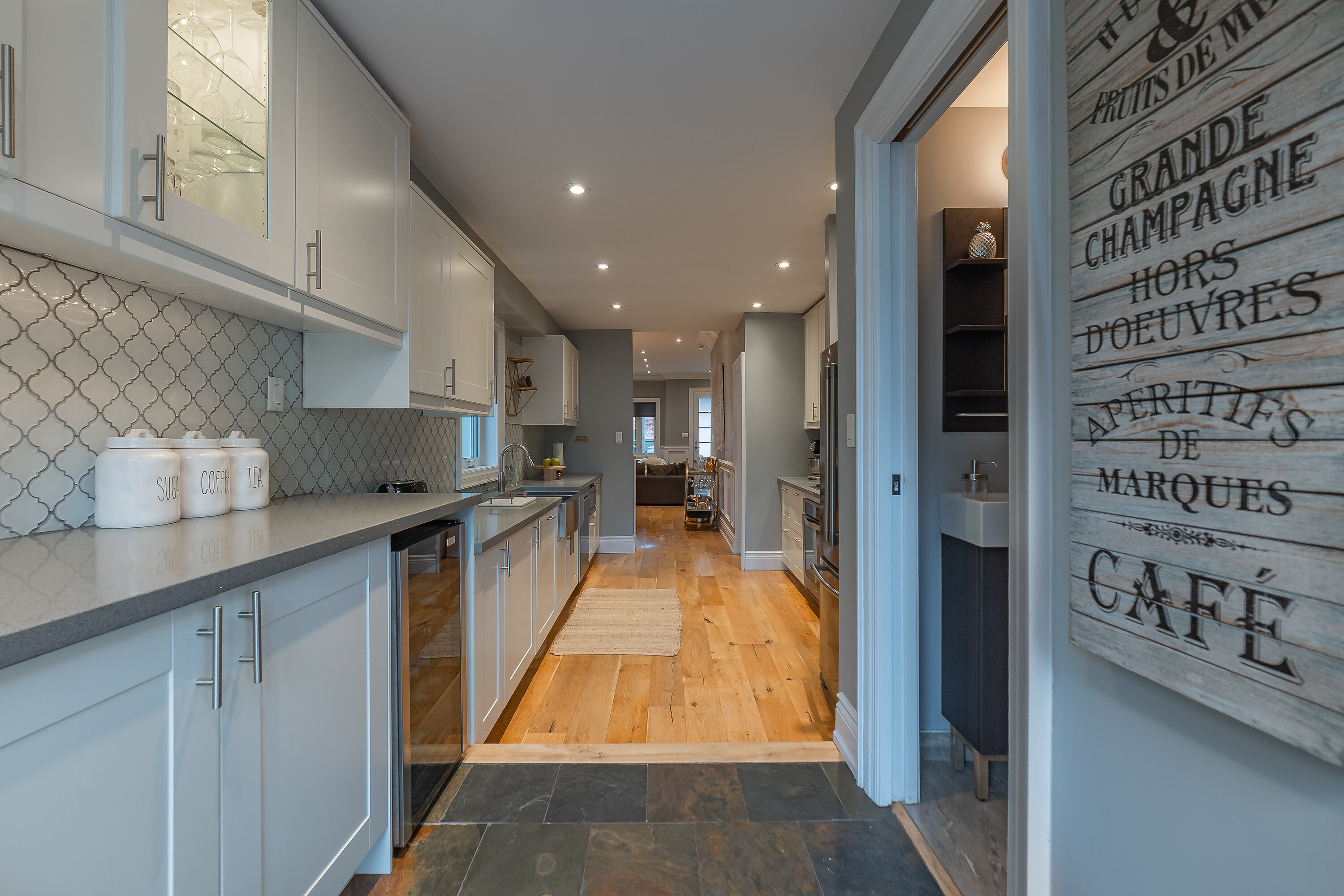 64 Foxley St