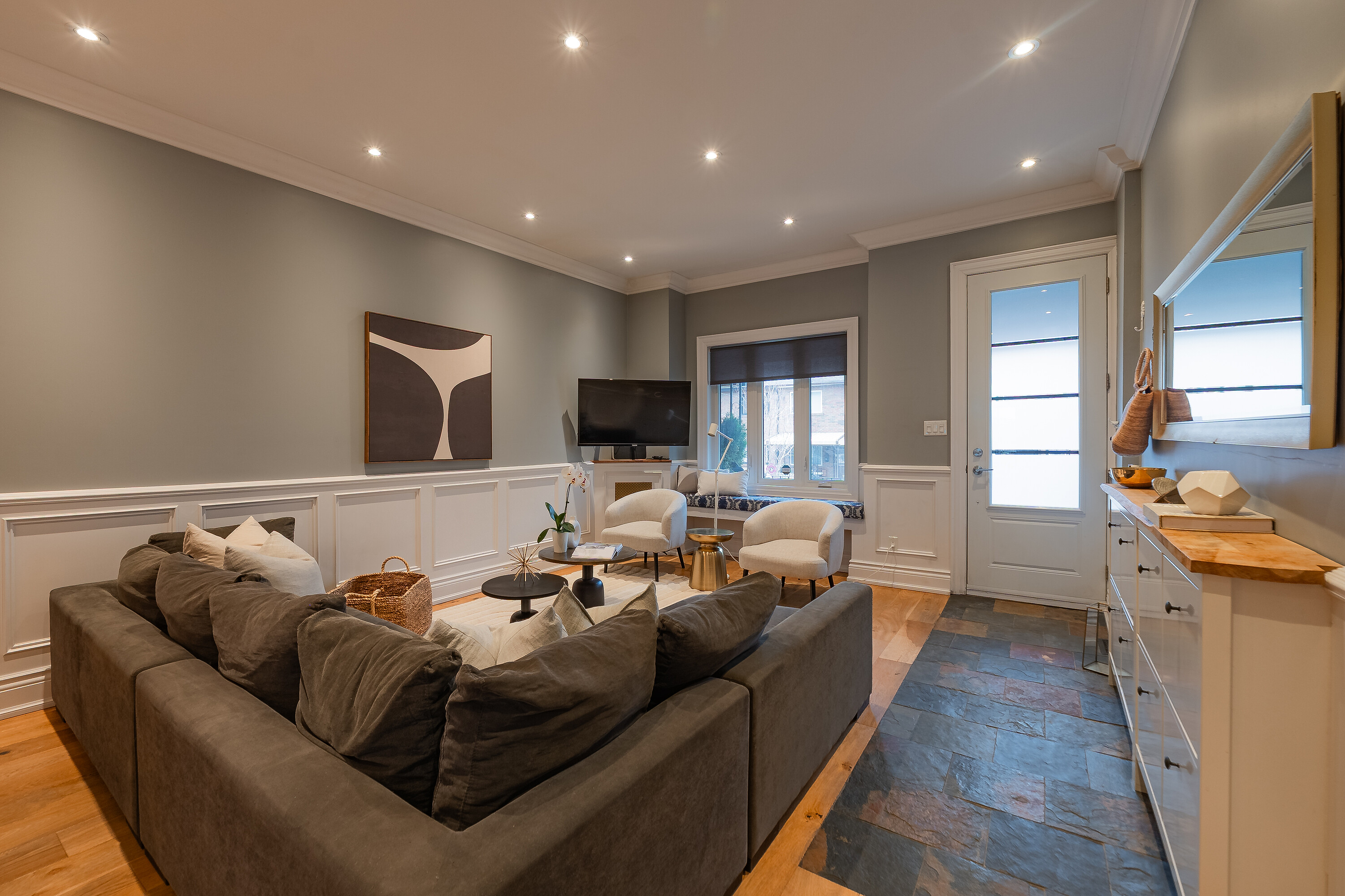 64 Foxley St