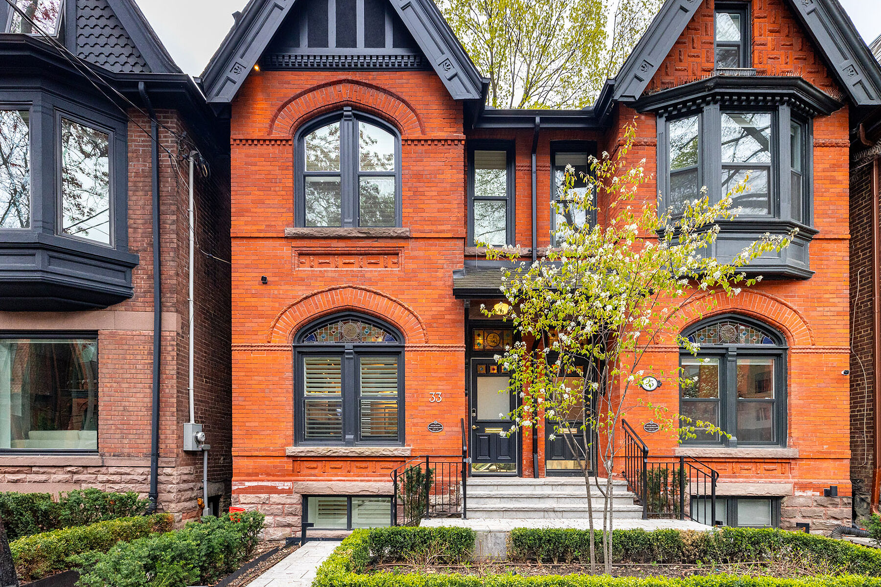 33 Tranby Ave