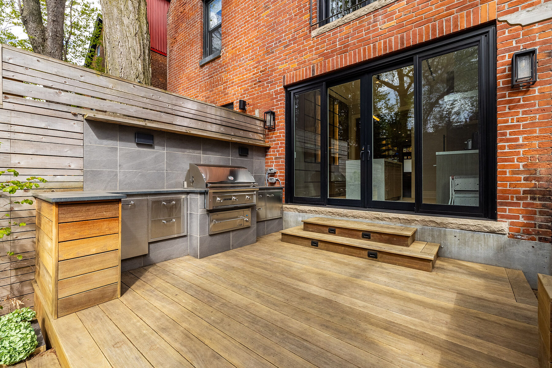33 Tranby Ave