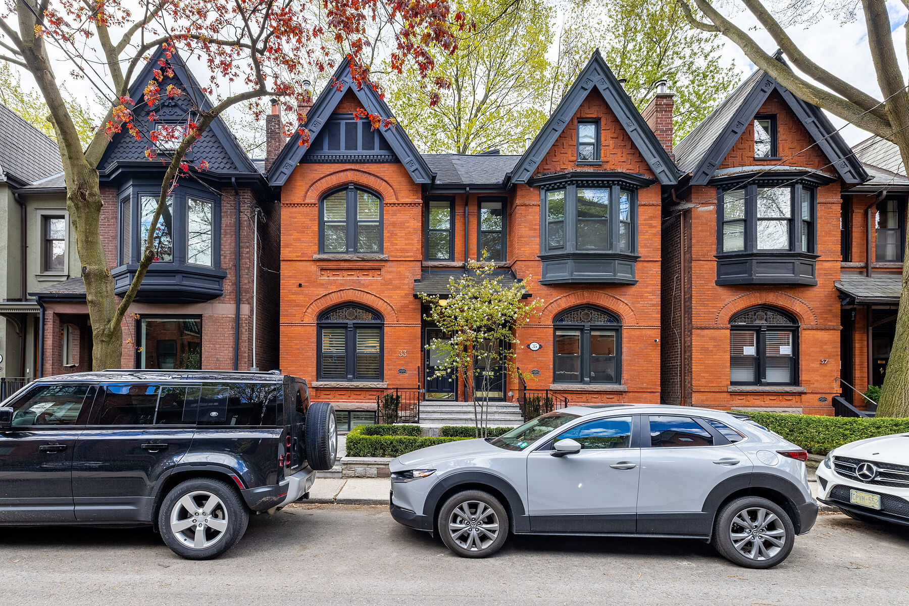 33 Tranby Ave