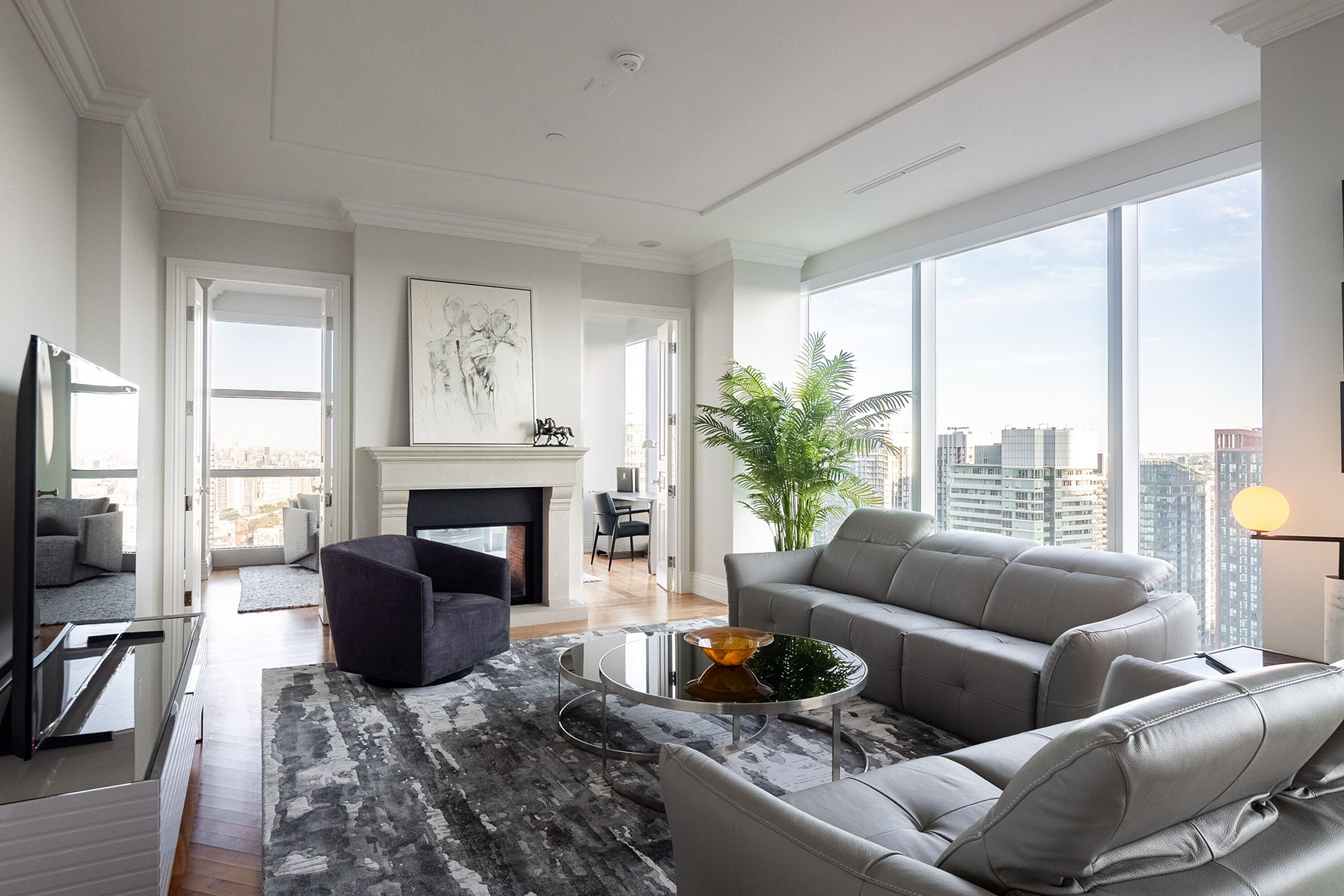 183 Wellington St W  4301