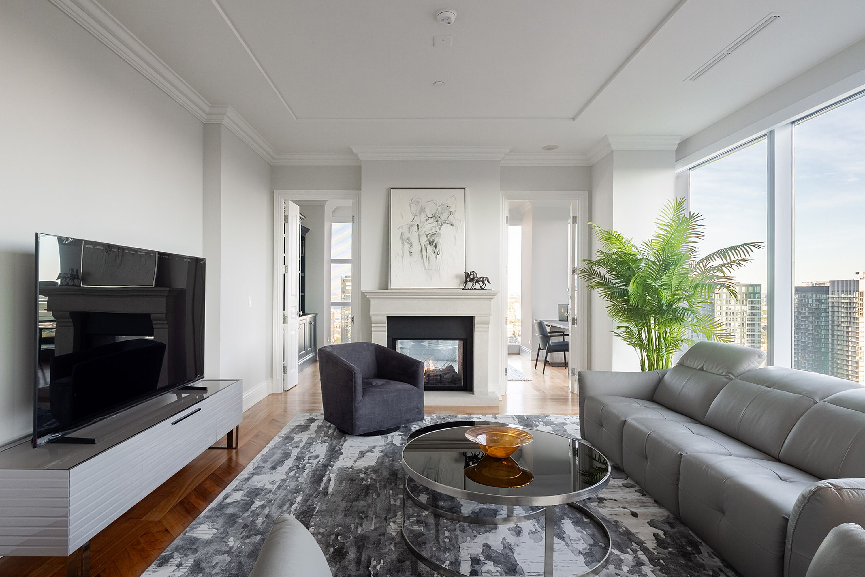 183 Wellington St W  4301