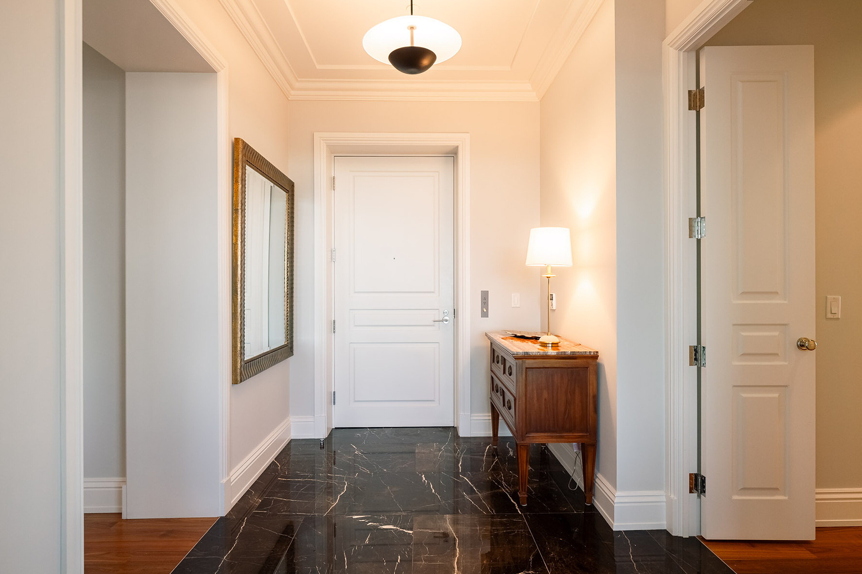 183 Wellington St W  4301