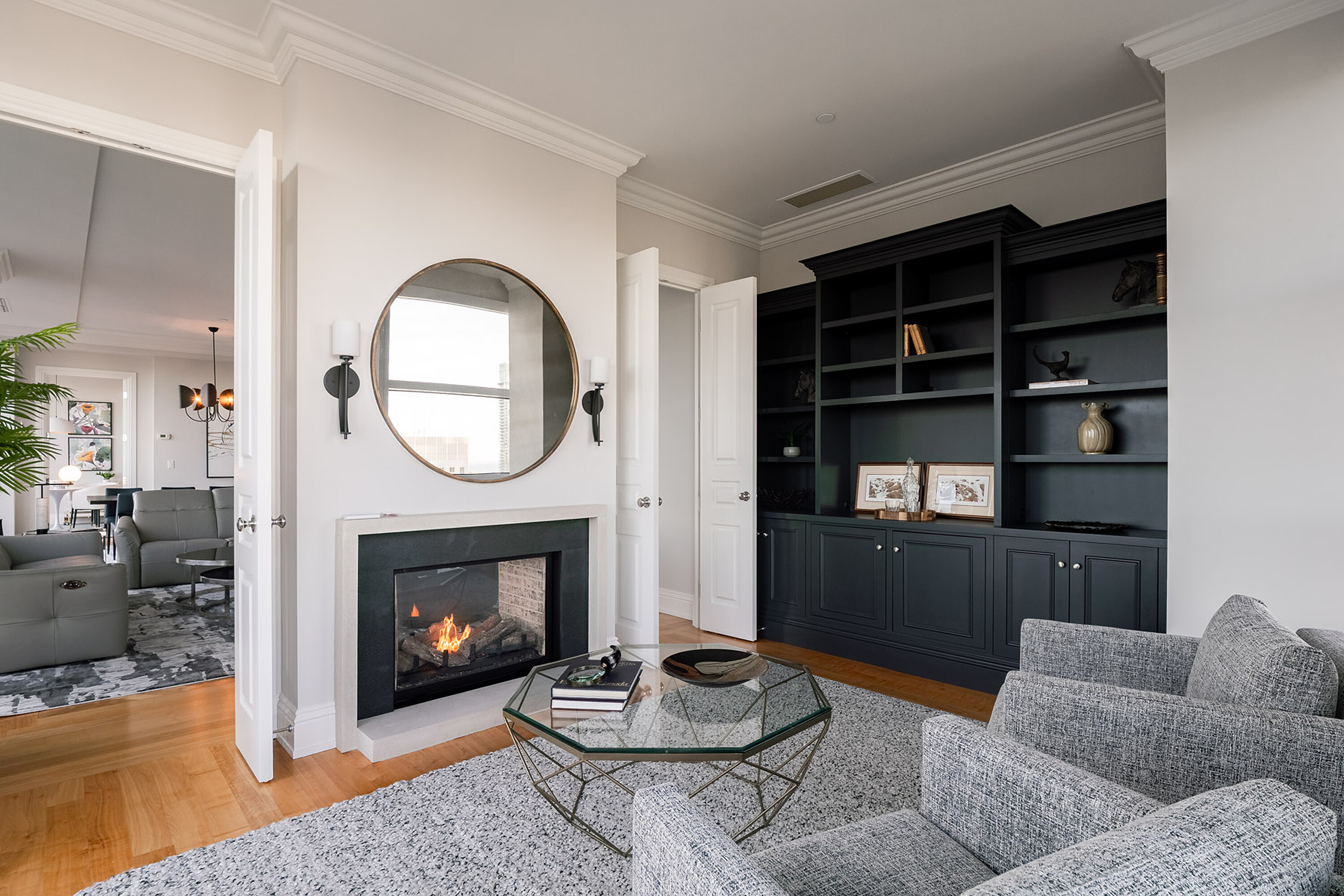 183 Wellington St W  4301