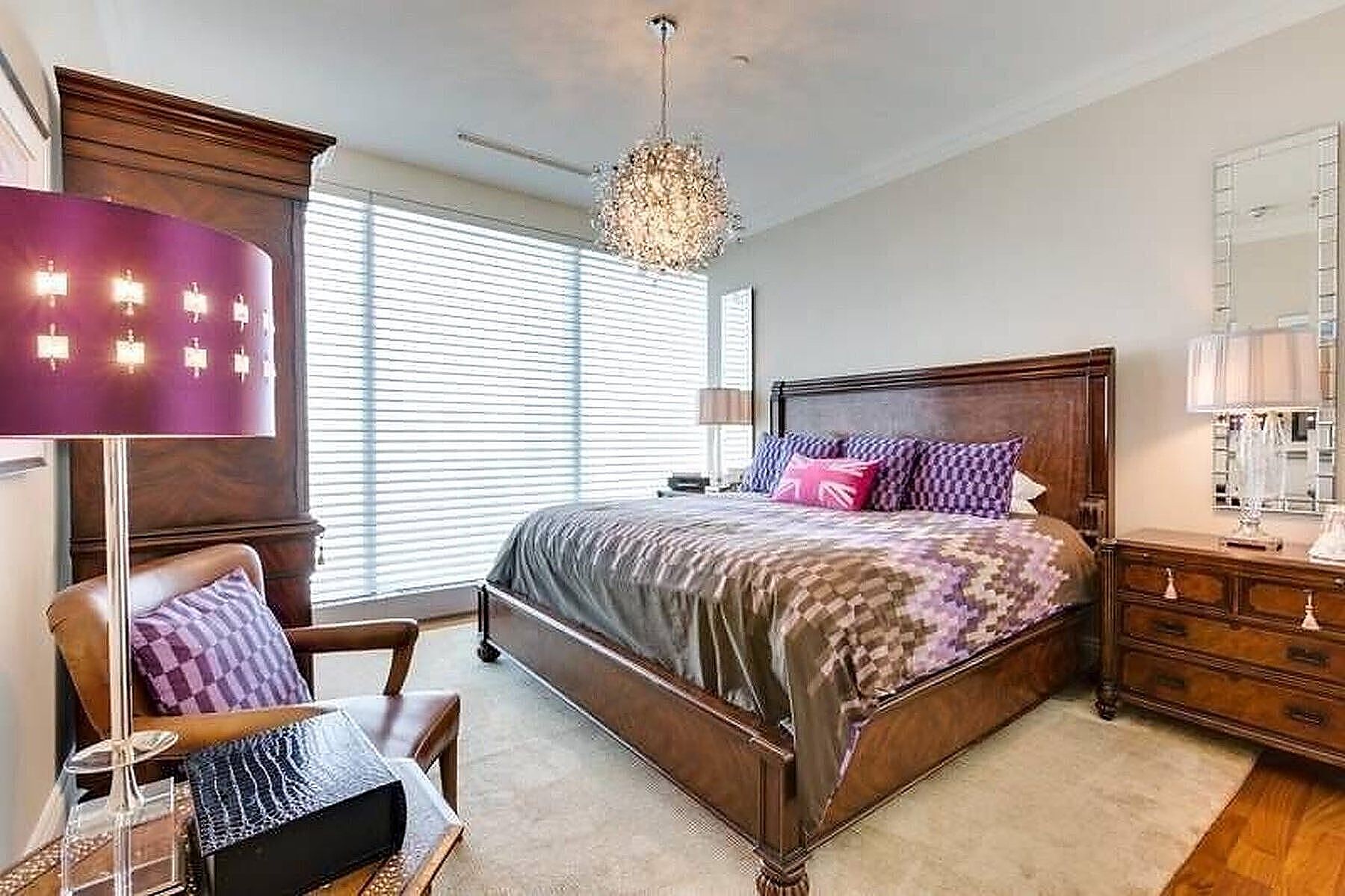 183 Wellington St W  2602