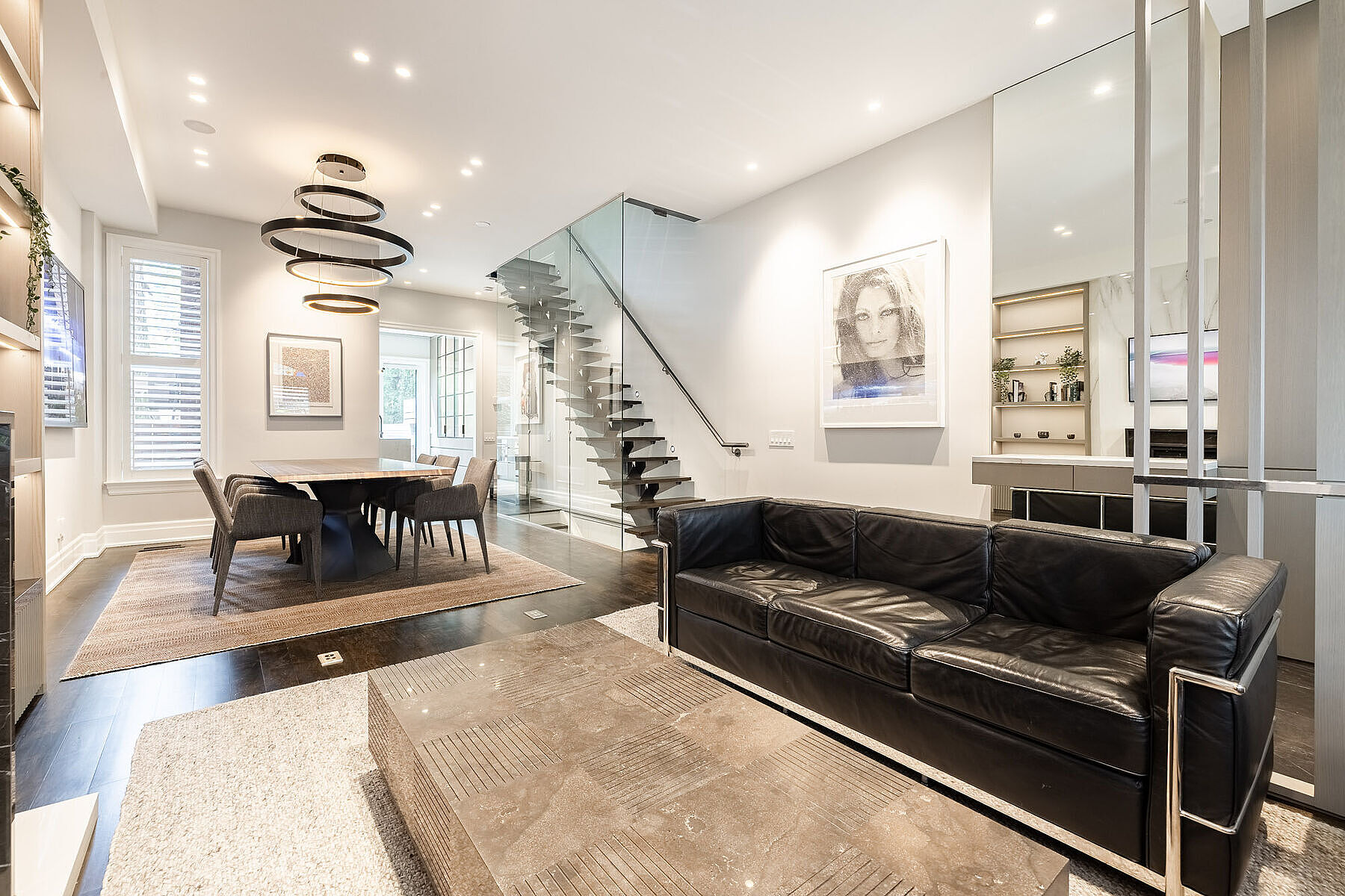 33 Tranby Ave