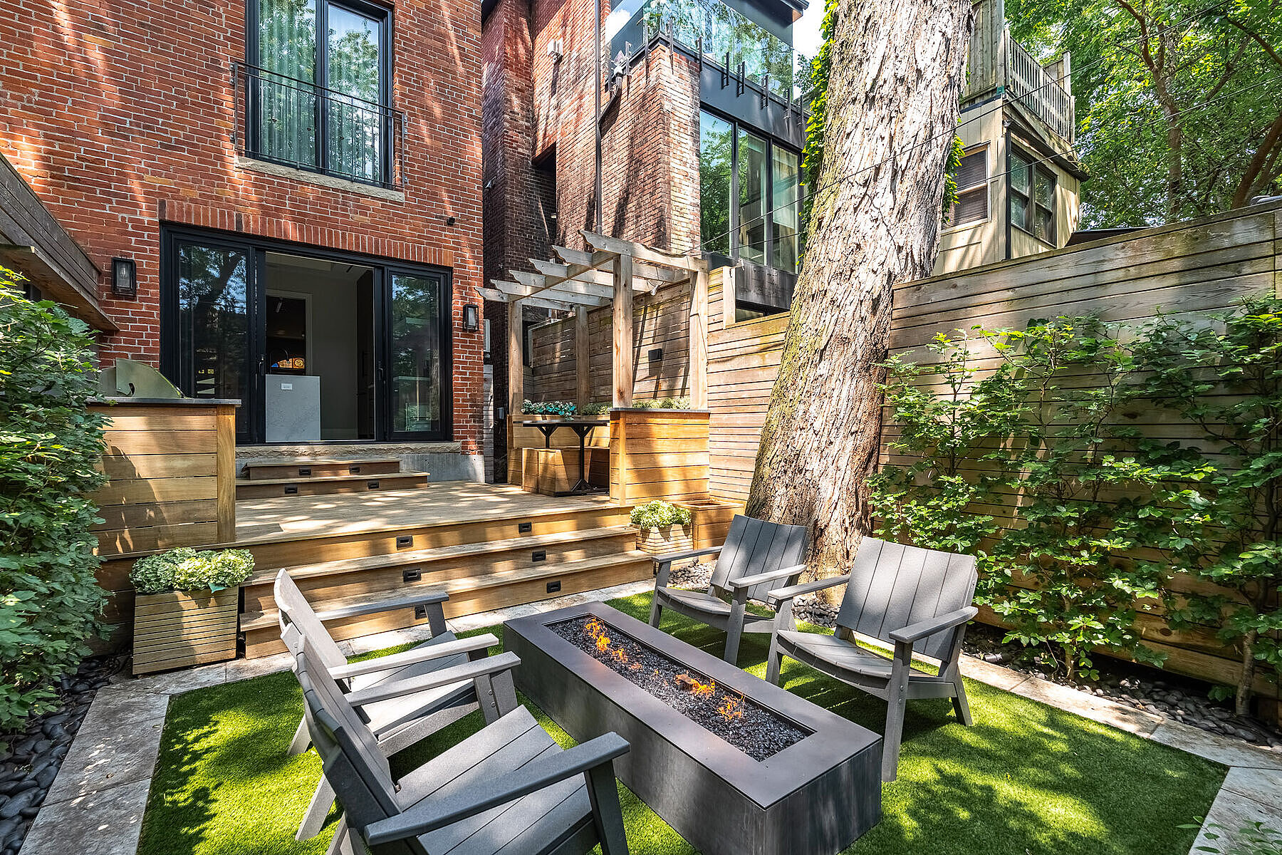 33 Tranby Ave