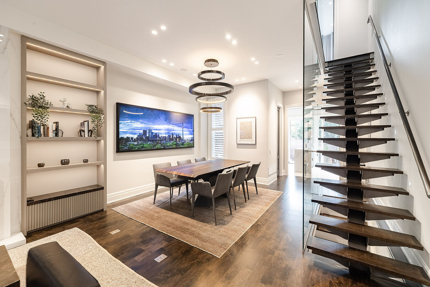 33 Tranby Ave
