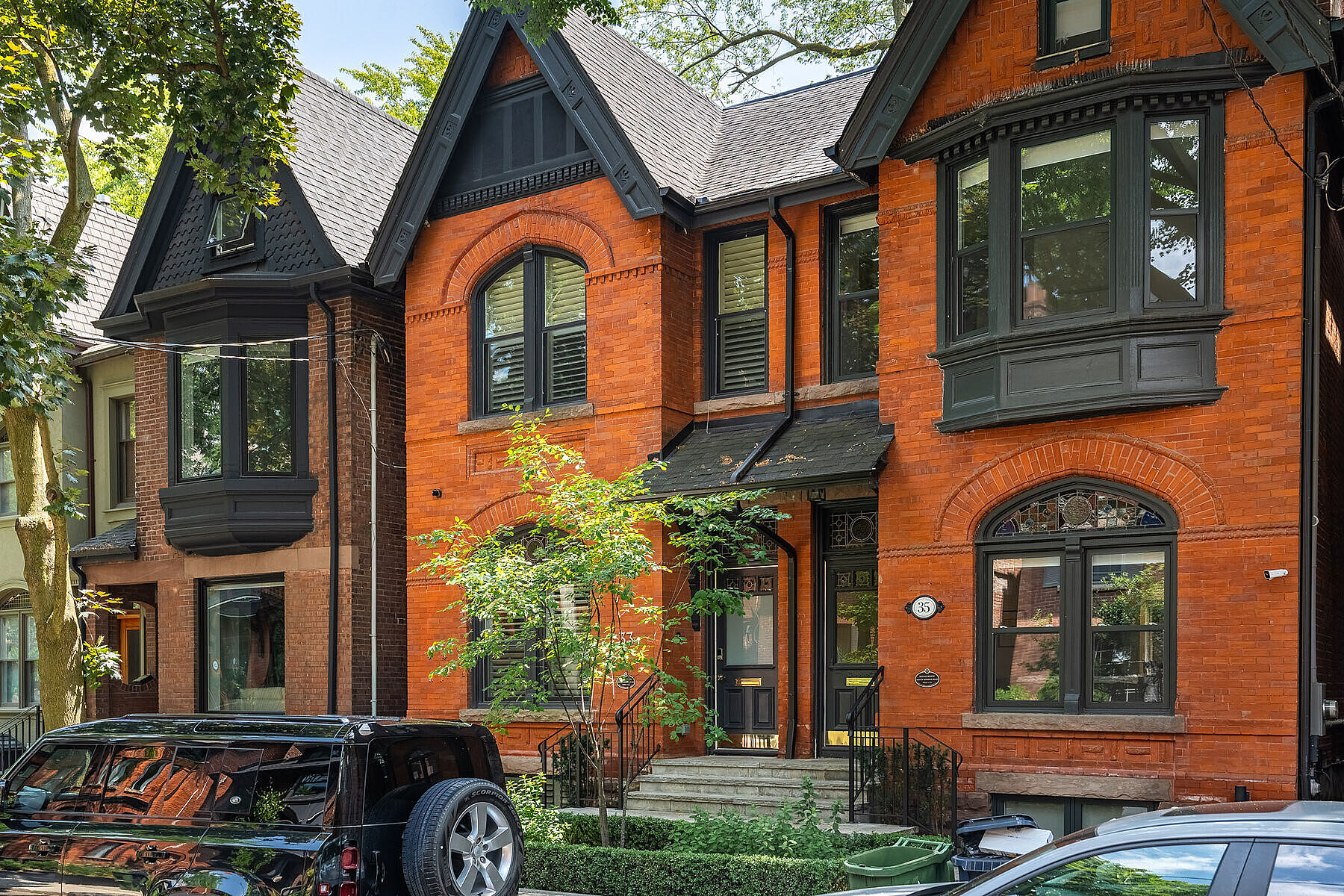 33 Tranby Ave