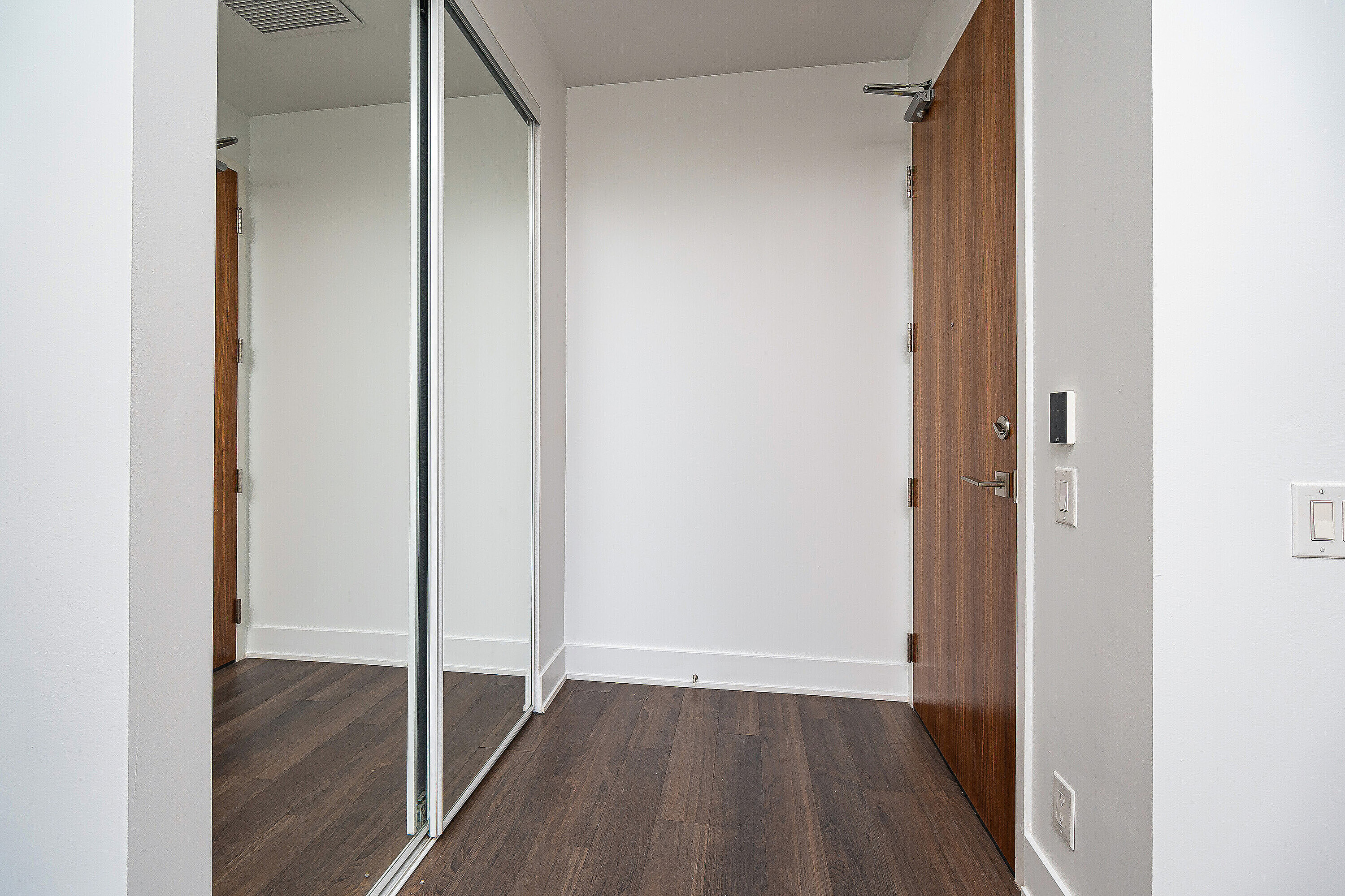 111 St Clair Ave W  406