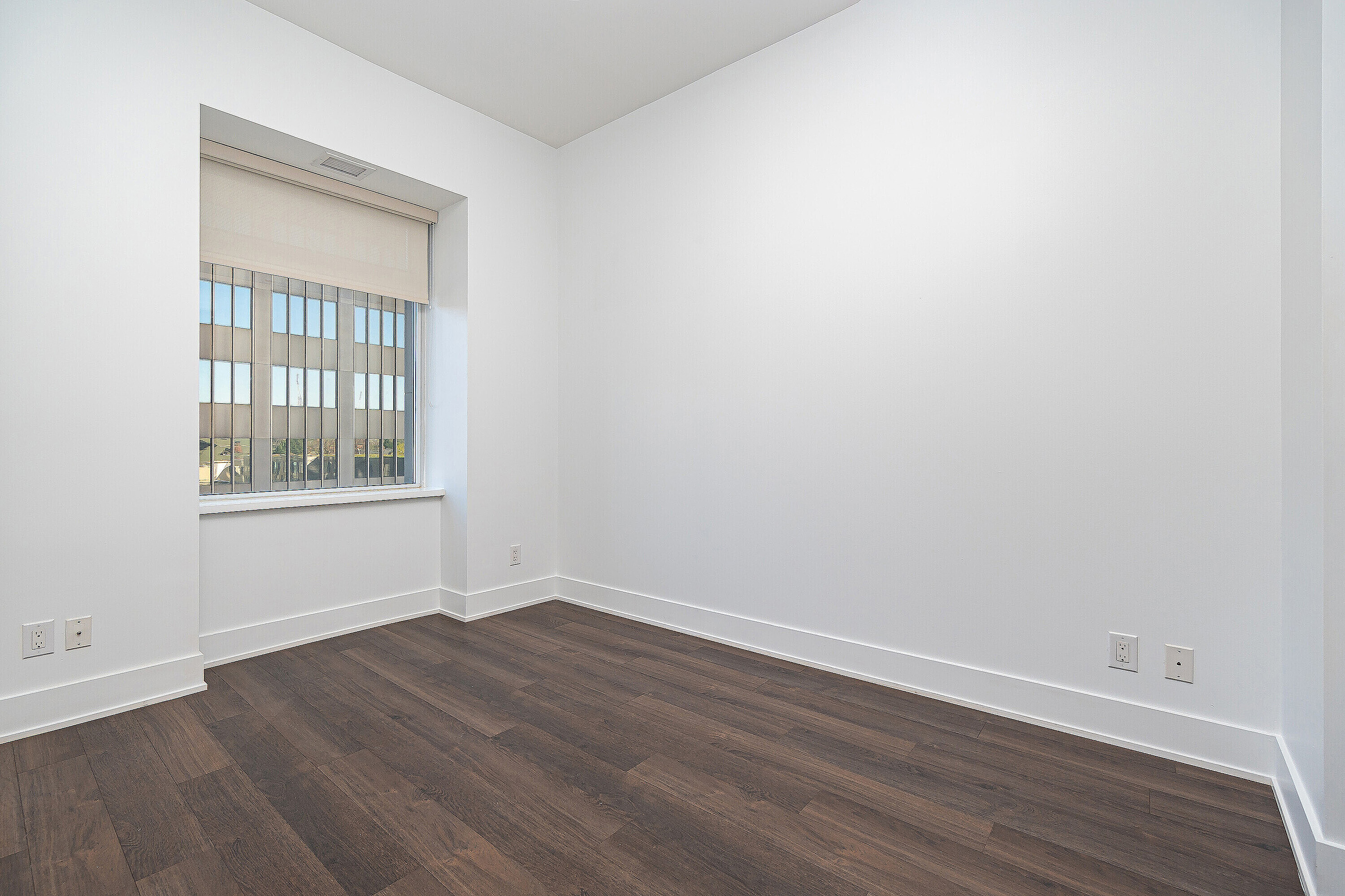 111 St Clair Ave W  406