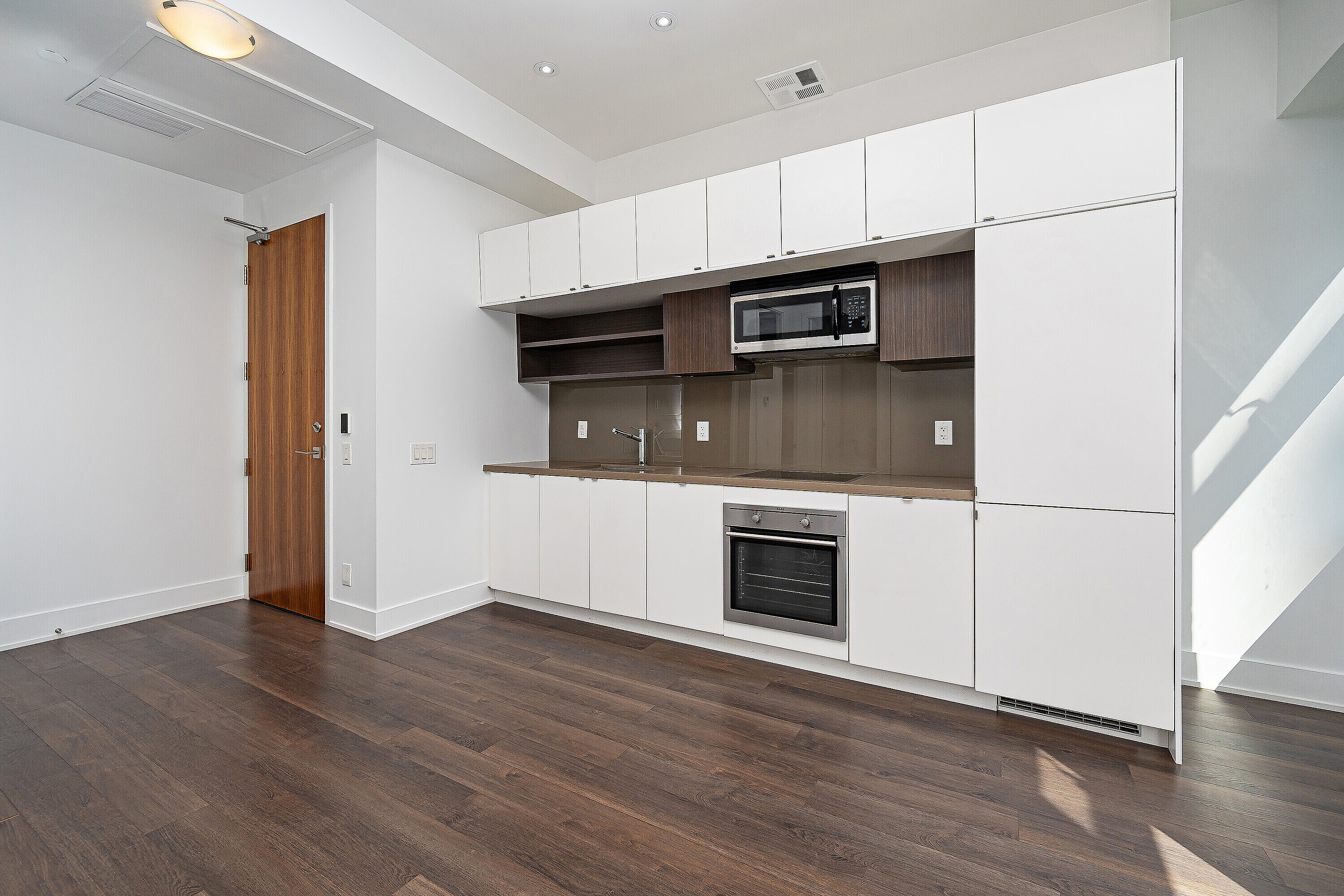 111 St Clair Ave W  406