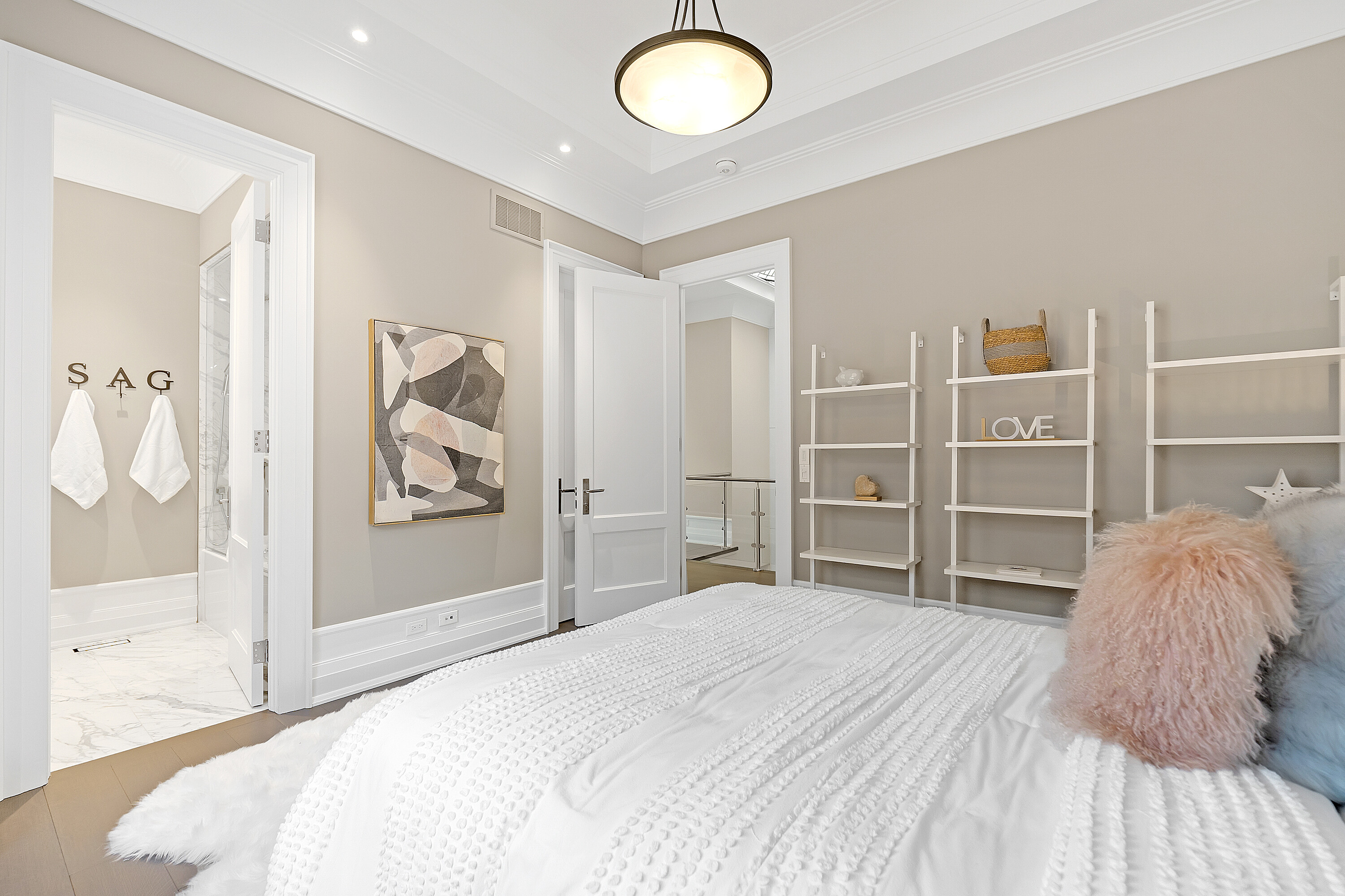 74 De Vere Gdns