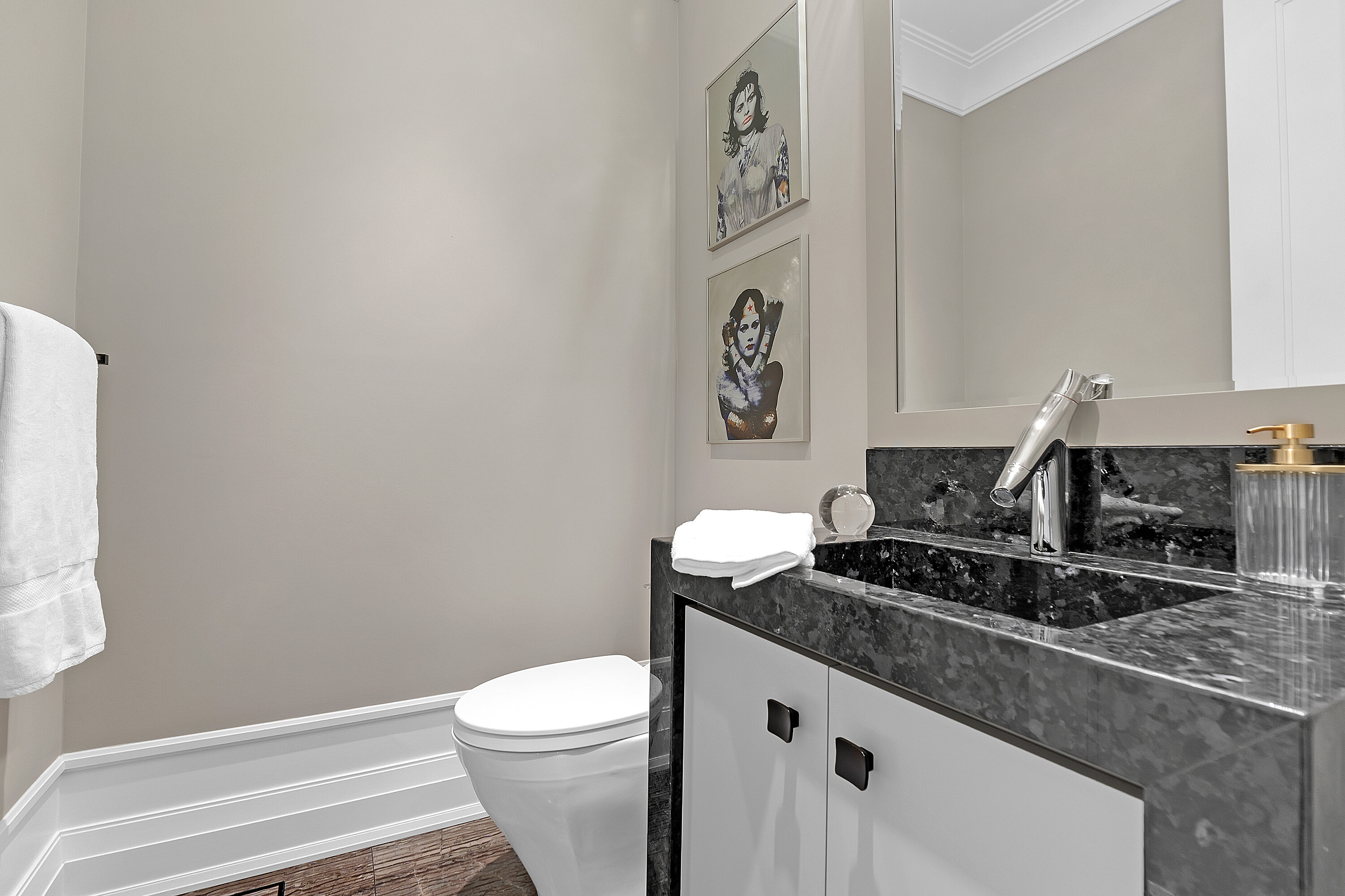 74 De Vere Gdns