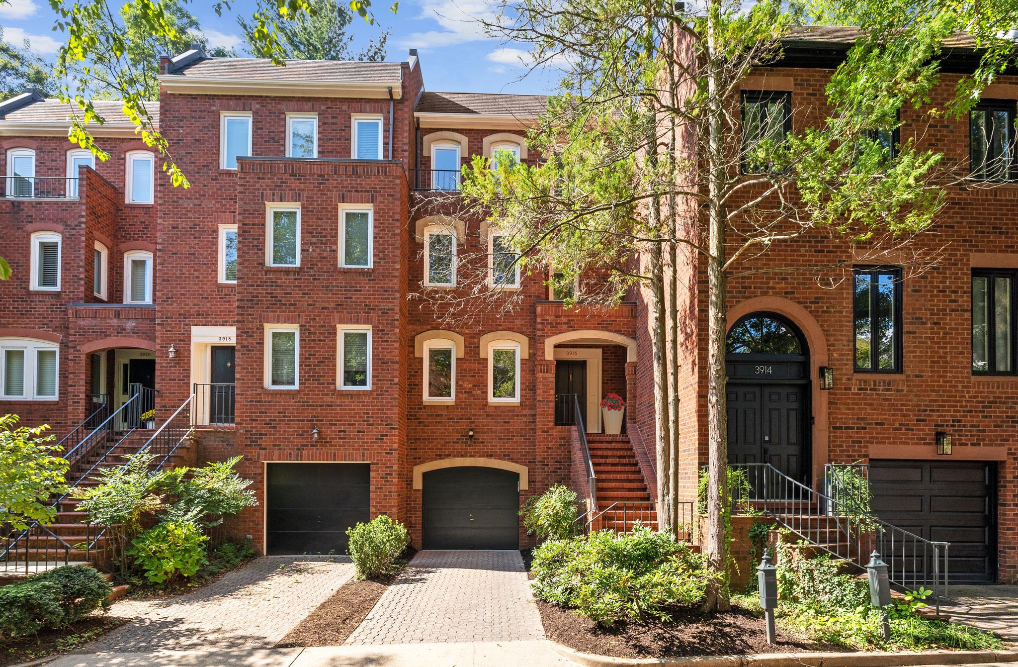 3916 Georgetown Ct NW 