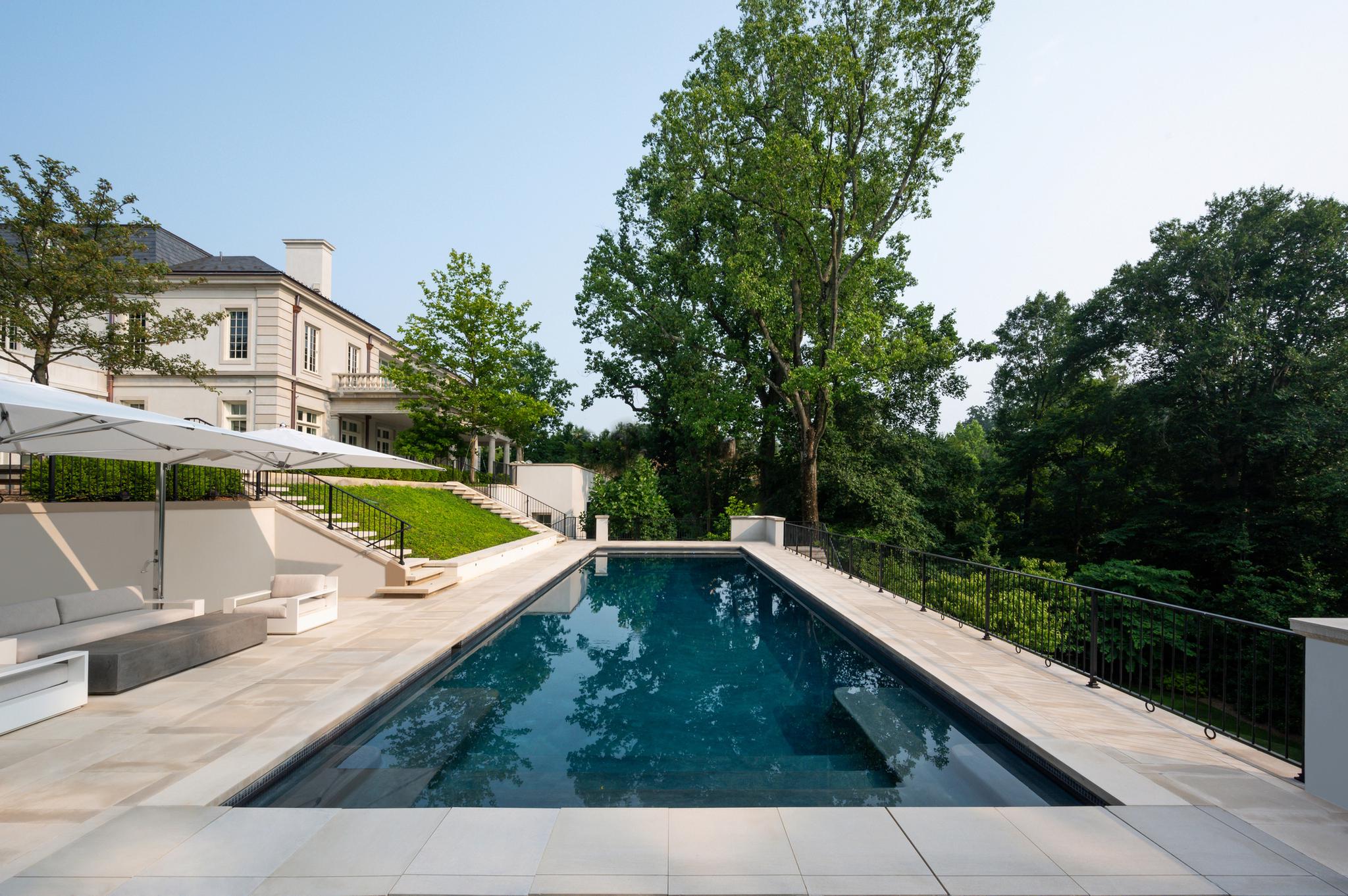 2400 Foxhall Rd NW 