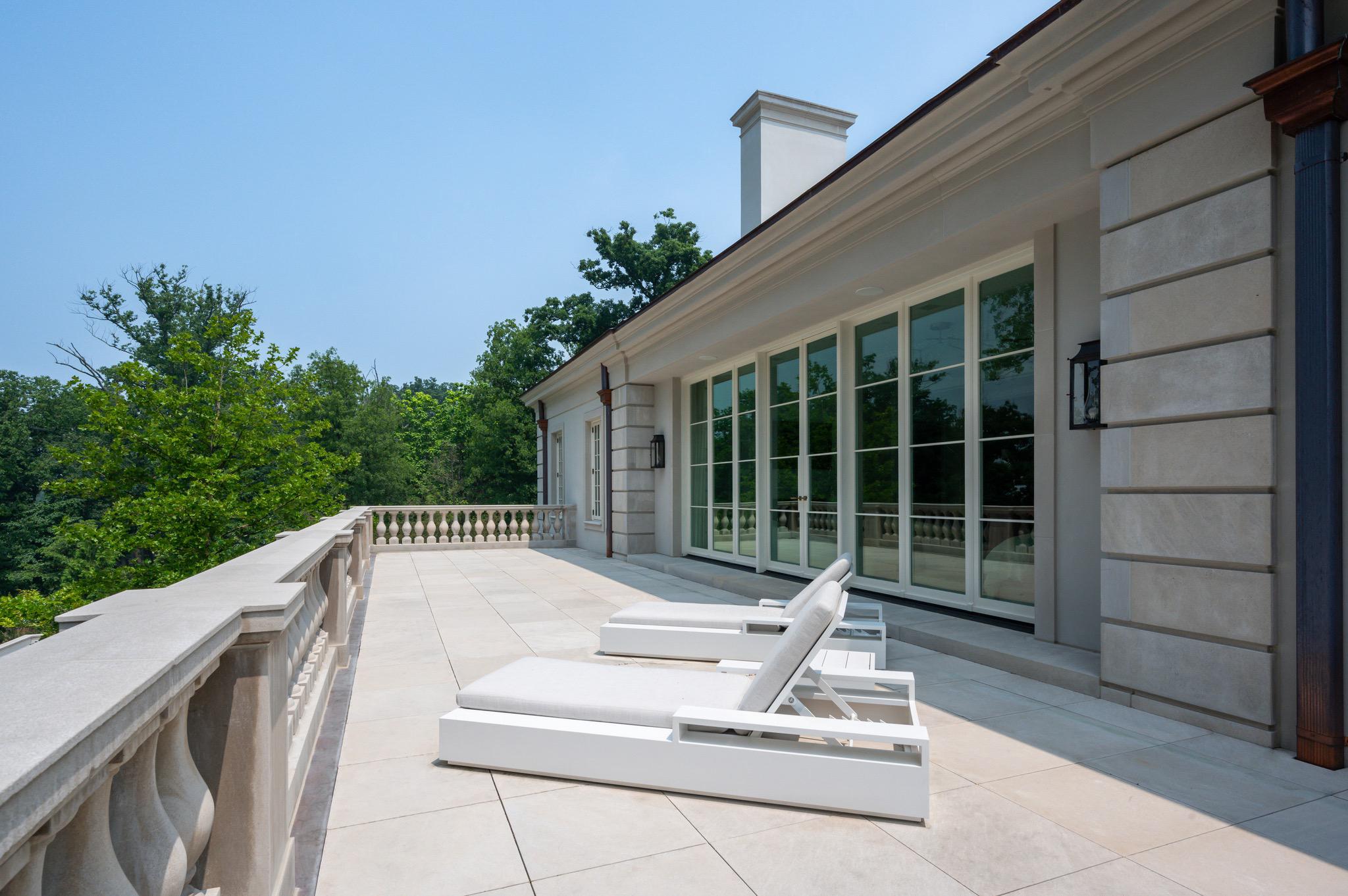 2400 Foxhall Rd NW 