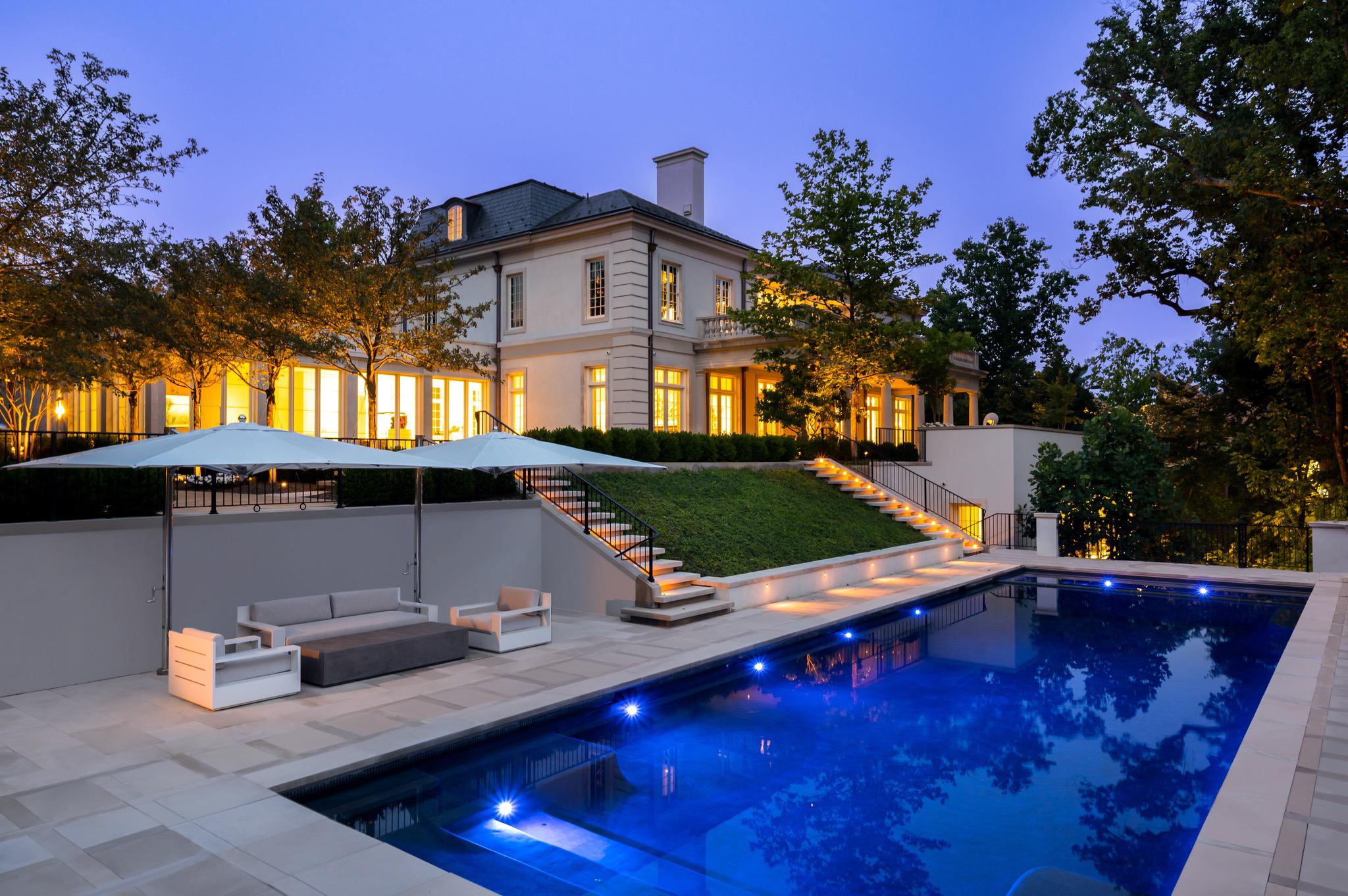 2400 Foxhall Rd NW 