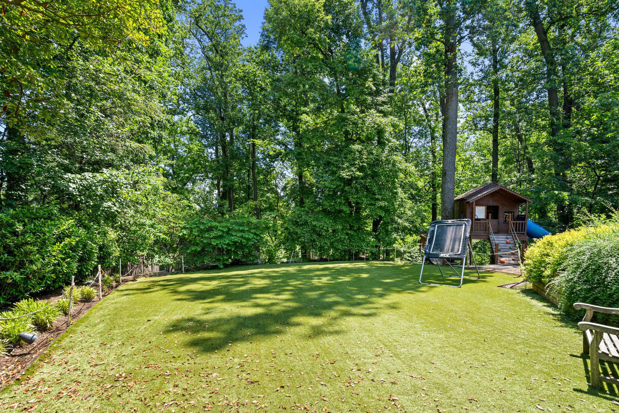 2601 Foxhall Road NW 