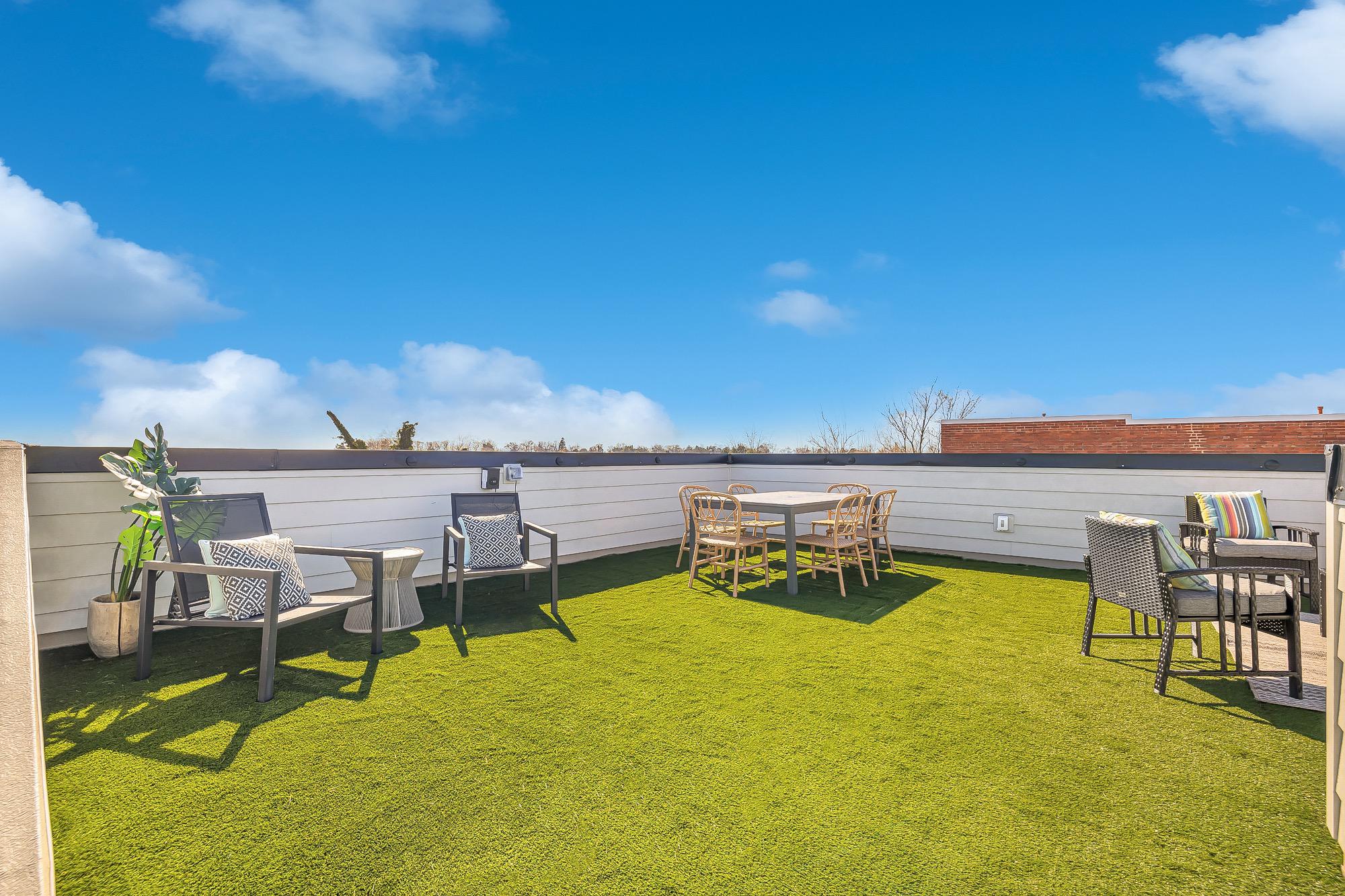 2718 4th Street NE 2