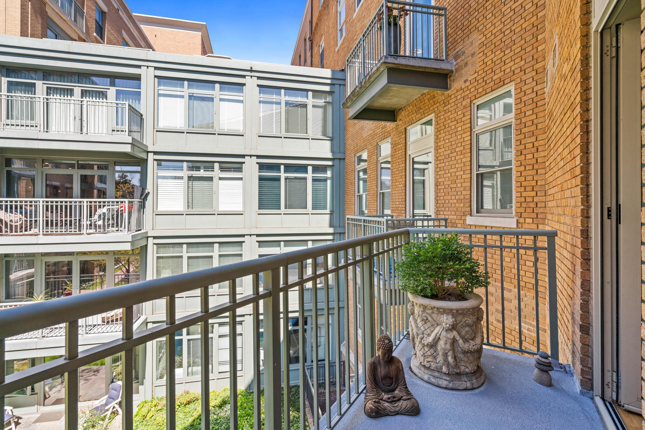 2425 L Street NW #315 