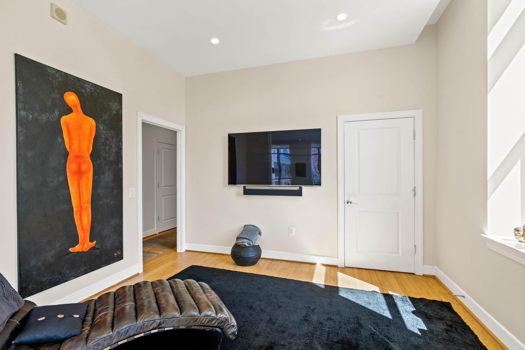 2425 L Street NW #315 