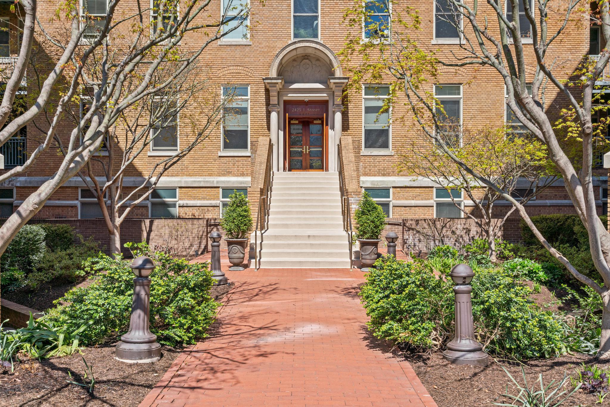 2425 L Street NW #315 