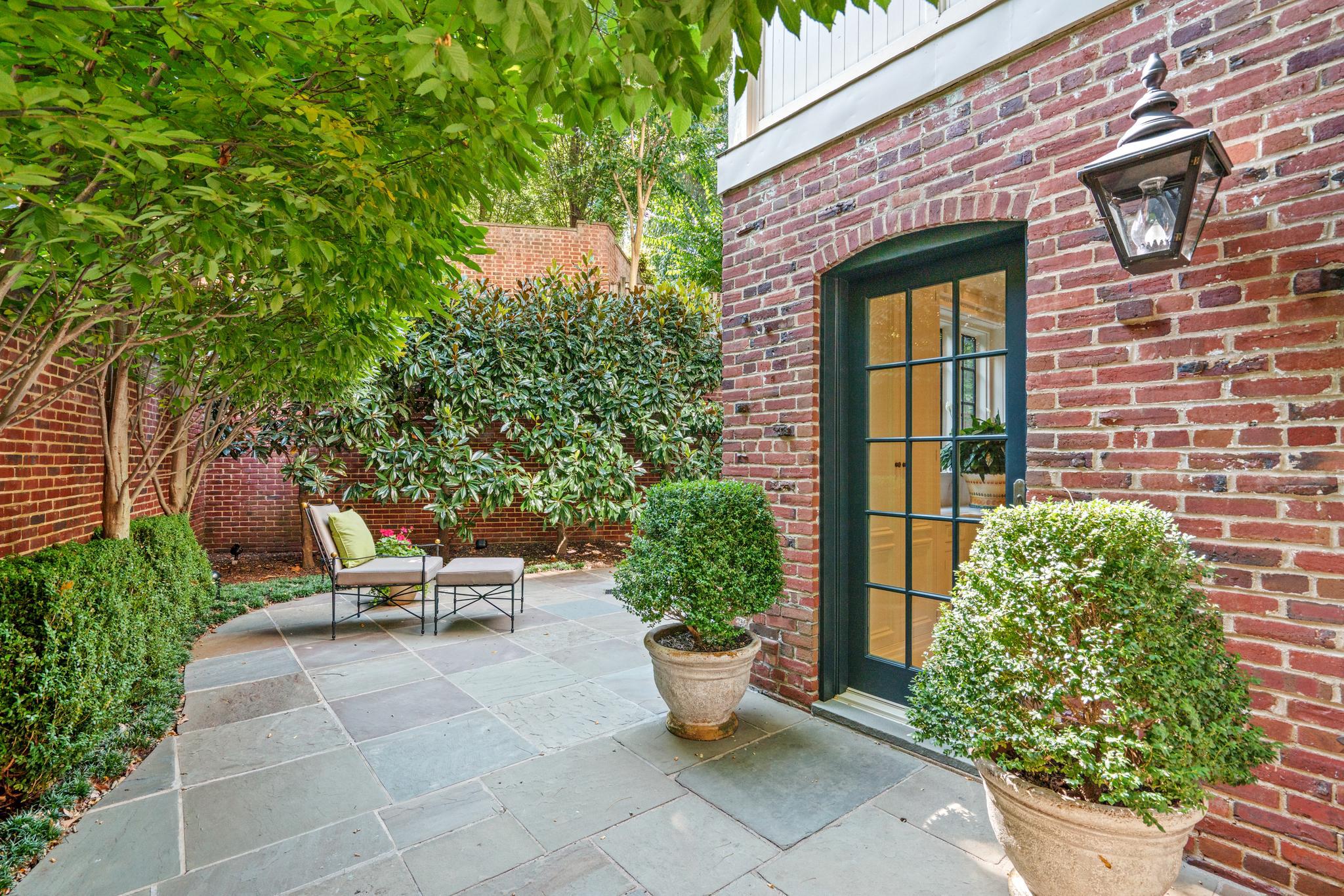 2446 Kalorama Road NW 