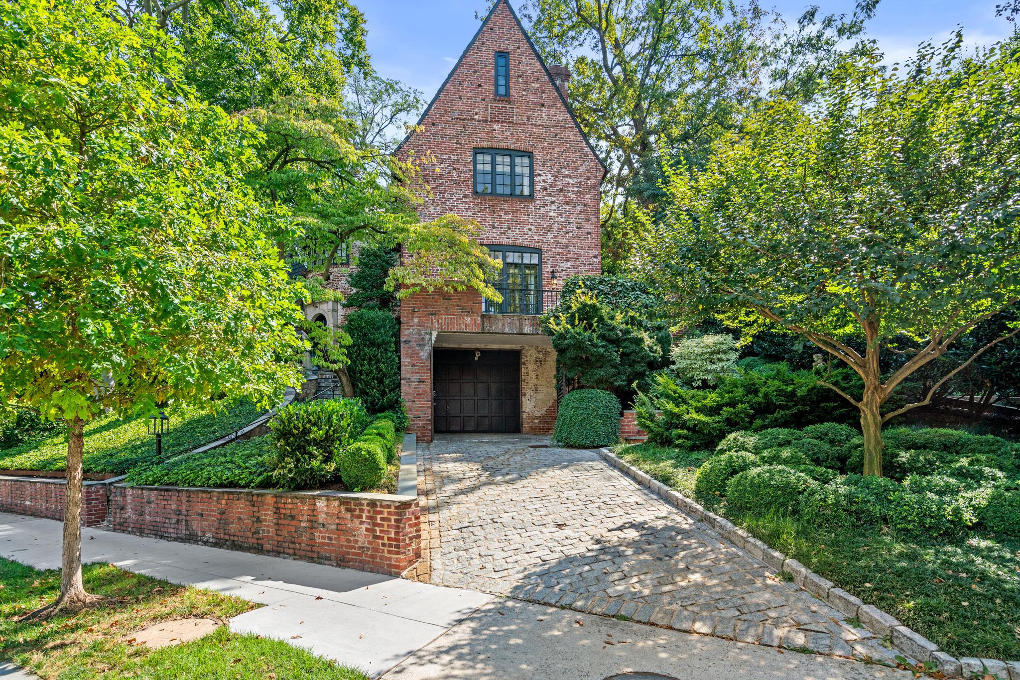 2446 Kalorama Road NW 